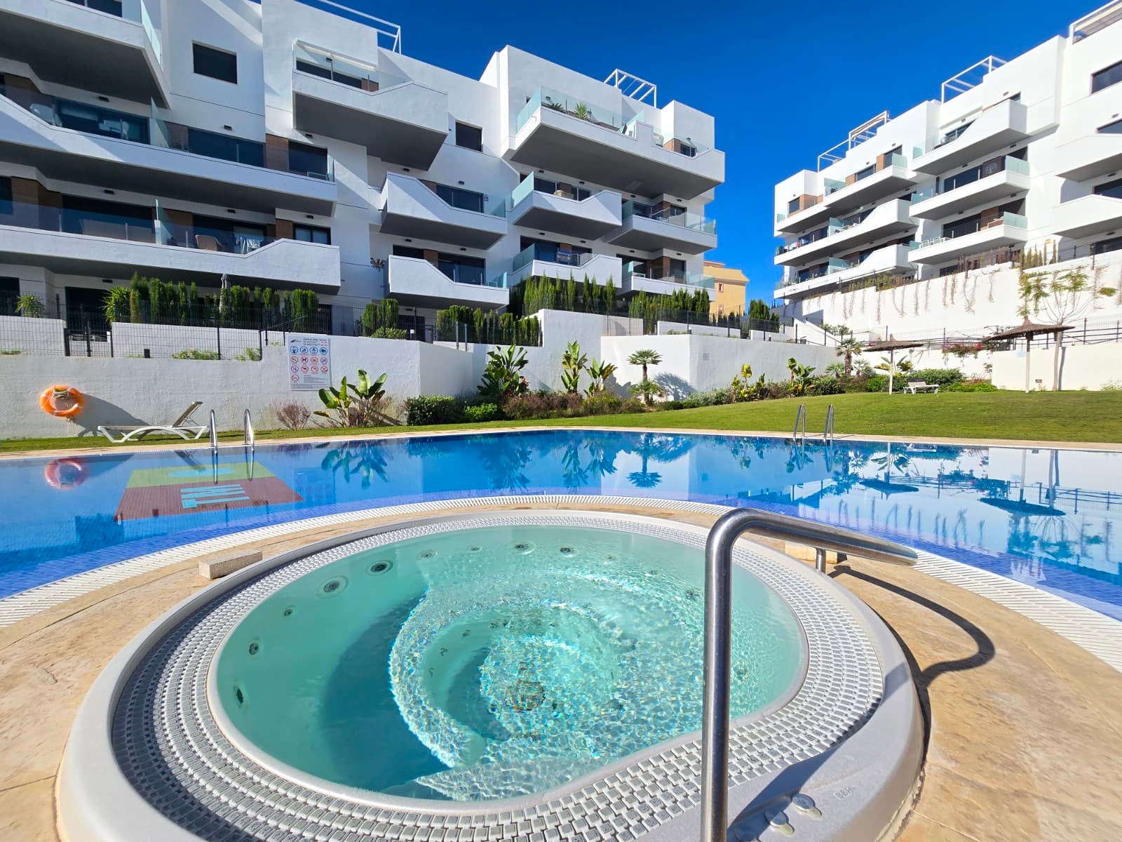 2 bed Middle Floor Apartment in Orihuela Costa - 5