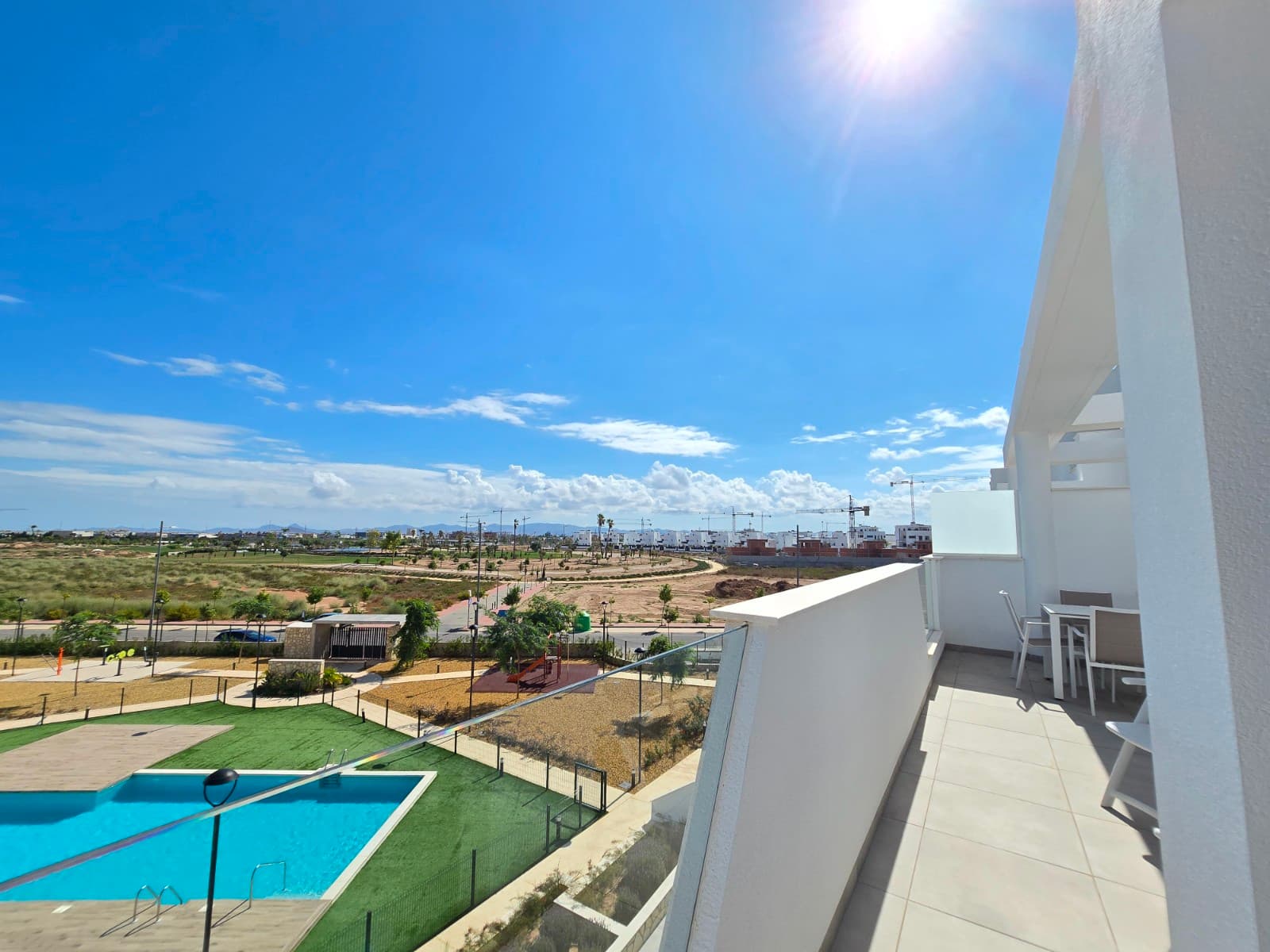 Tussenverdieping Appartement met 2 slaapkamers in Santa Rosalia Lake and Life Resort - 1