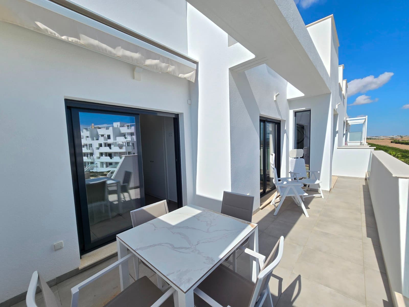 Tussenverdieping Appartement met 2 slaapkamers in Santa Rosalia Lake and Life Resort - 10