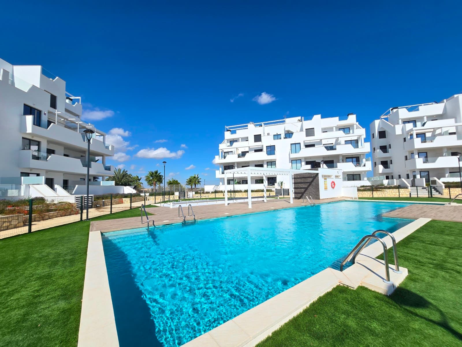 Tussenverdieping Appartement met 2 slaapkamers in Santa Rosalia Lake and Life Resort - 3
