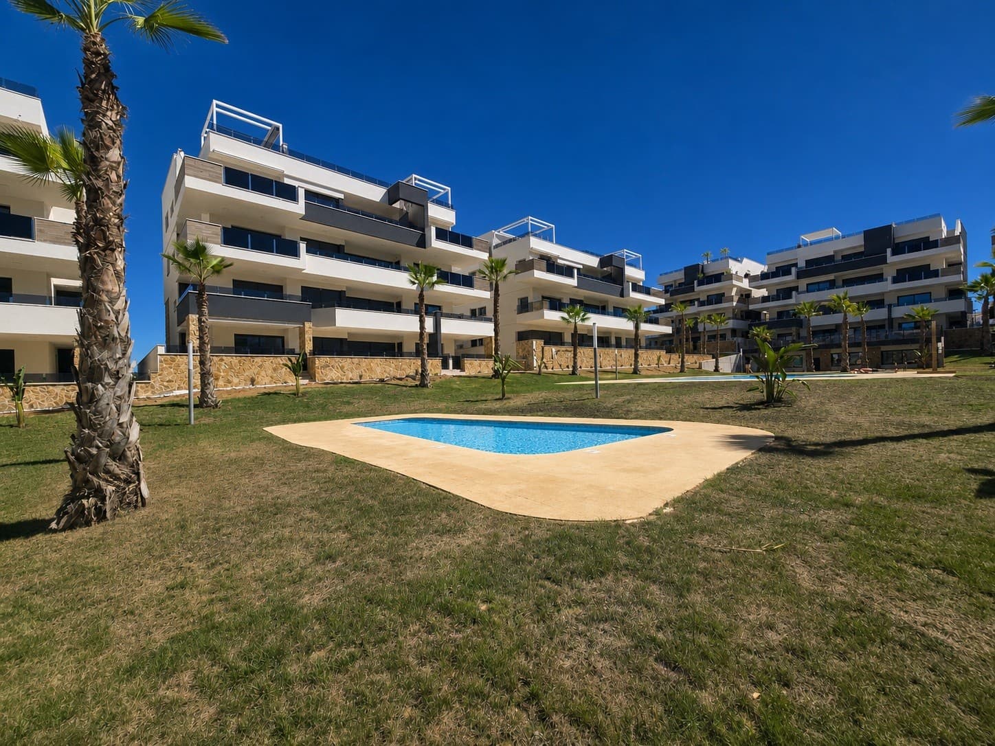 Tussenverdieping Appartement met 2 slaapkamers in Orihuela Costa - 2