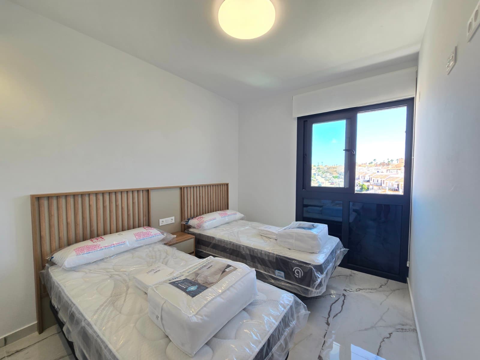 Tussenverdieping Appartement met 2 slaapkamers in Orihuela Costa - 14