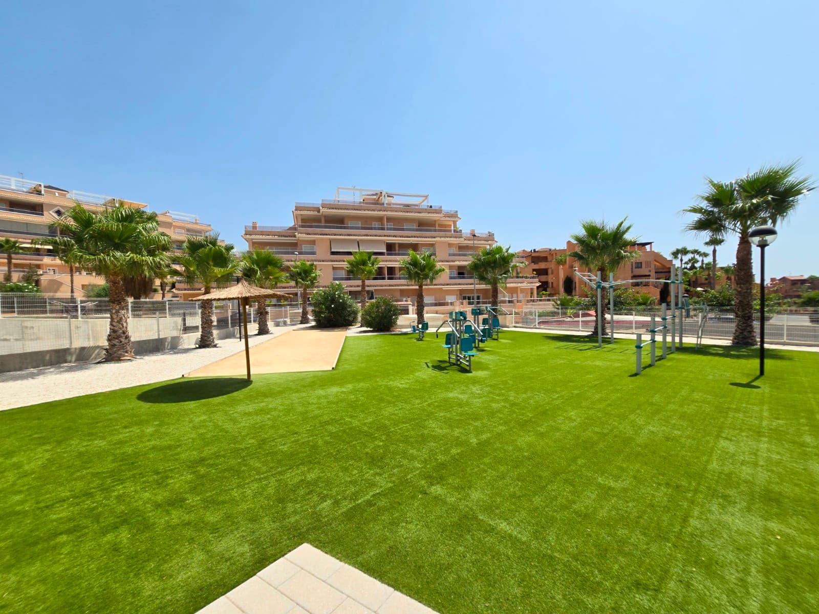 Apartamento Planta Media de 2 dormitorios en Orihuela Costa - 21