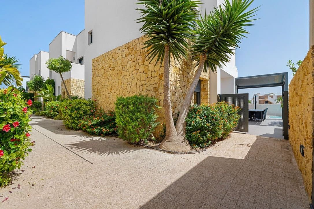 Vrijstaande Villa met 3 slaapkamers in Ciudad Quesada - 34