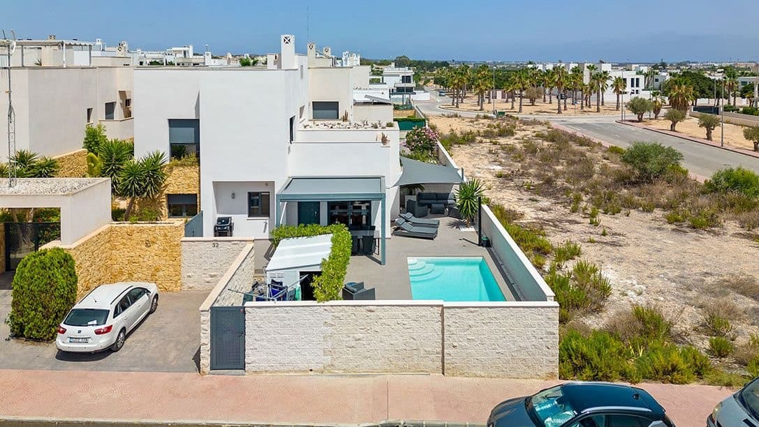 Vrijstaande Villa met 3 slaapkamers in Ciudad Quesada - 36