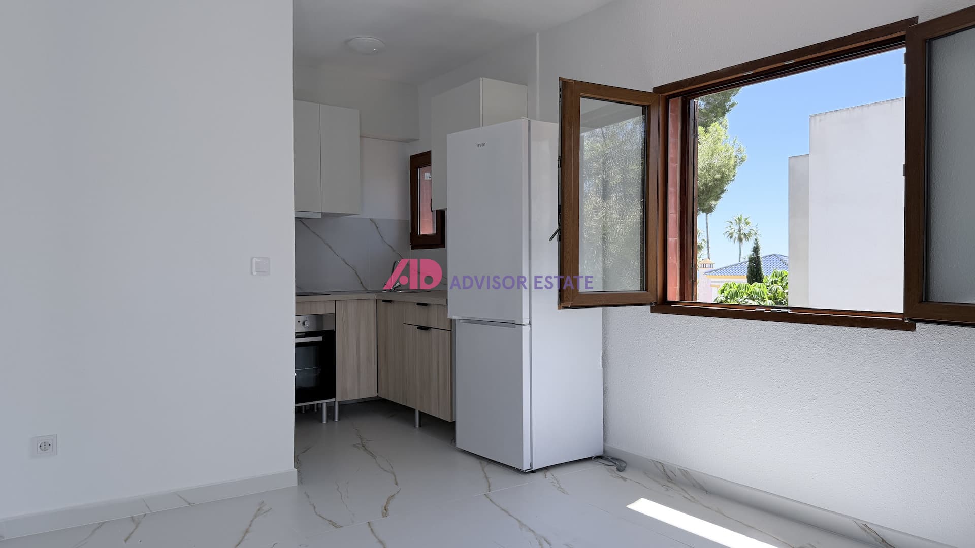 2 bed Middle Floor Apartment in Orihuela Costa - 12