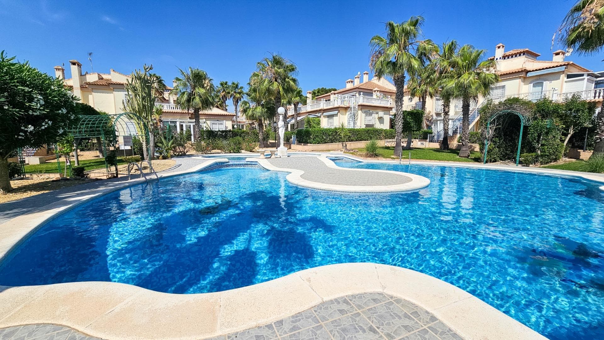 Bungalow met 2 slaapkamers in Orihuela Costa - 4