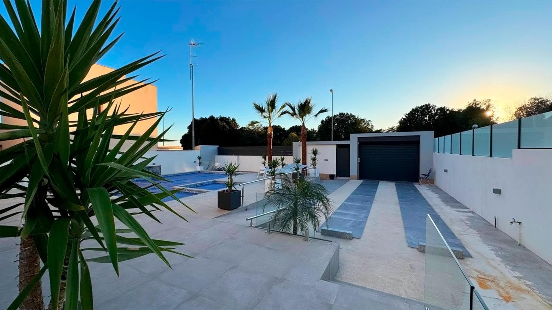 4 bed Detached Villa in Rojales - 4