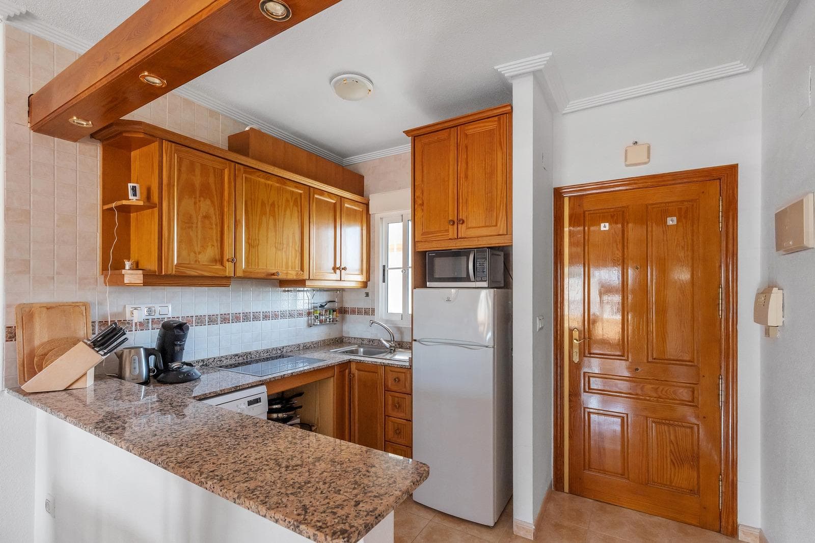2 bed Middle Floor Apartment in Orihuela Costa - 10