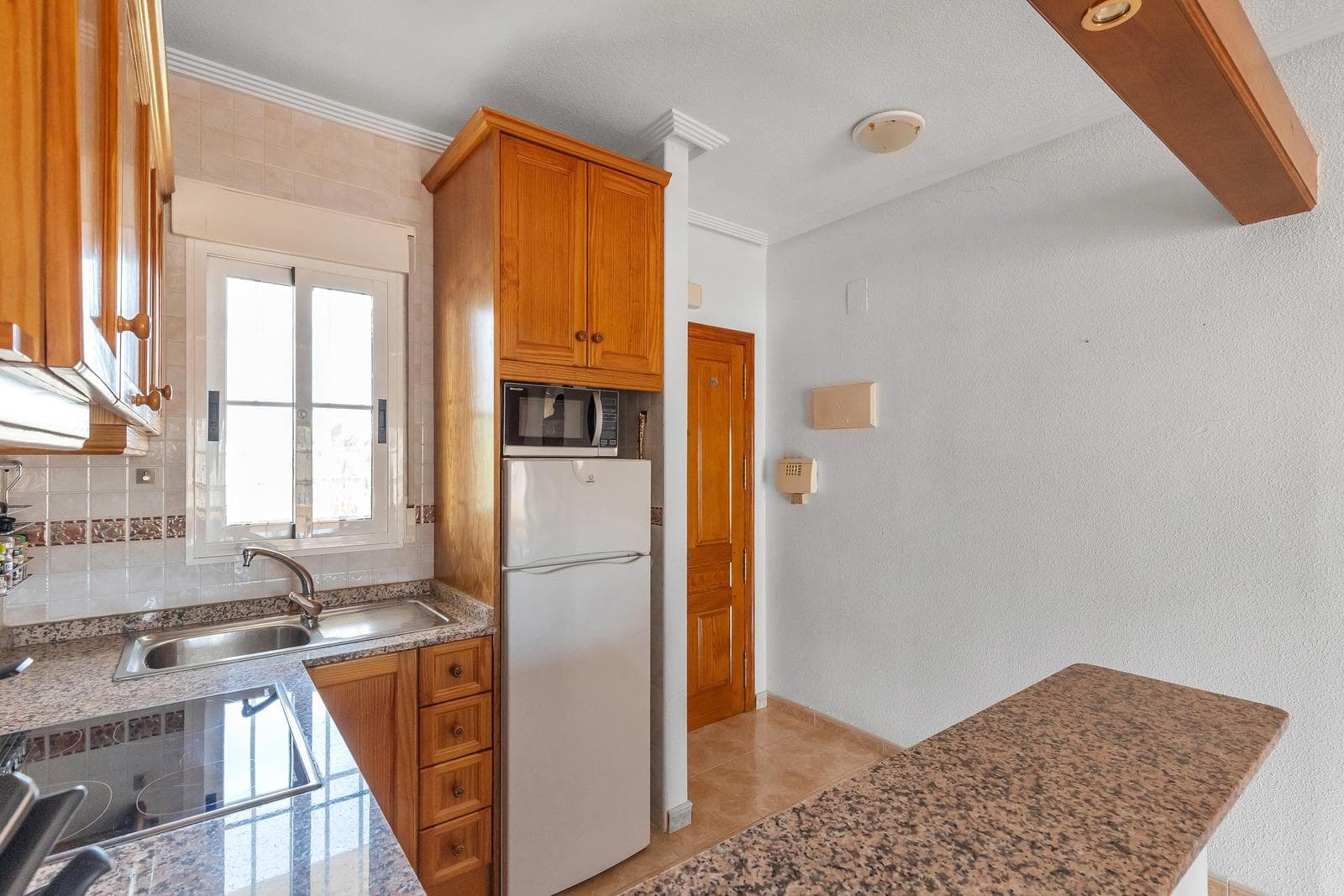 2 bed Middle Floor Apartment in Orihuela Costa - 11