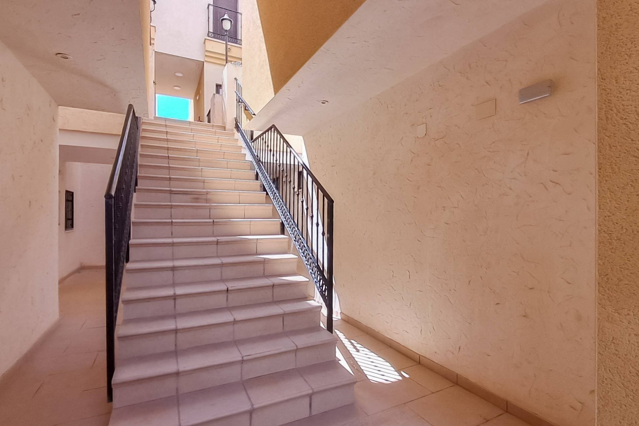 Tussenverdieping Appartement met 2 slaapkamers in Orihuela Costa - 25