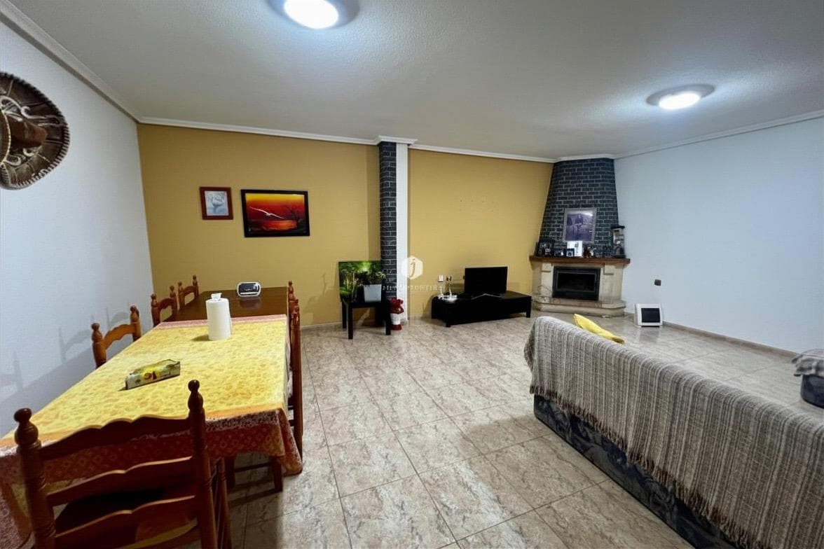 Tussenverdieping Appartement met 4 slaapkamers in Rojales - 2