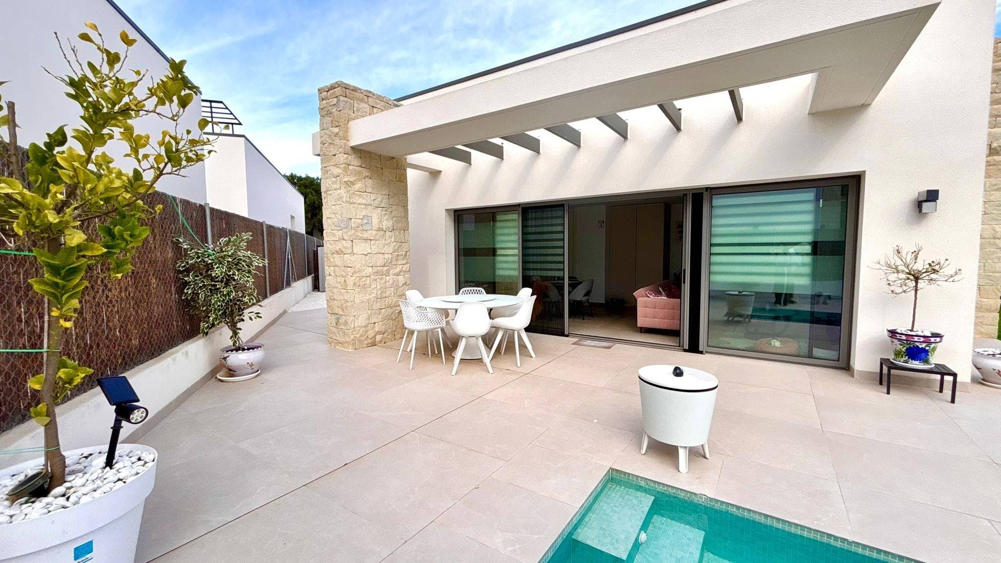 Villa - Chalet de 3 dormitorios en San Miguel de Salinas - 2