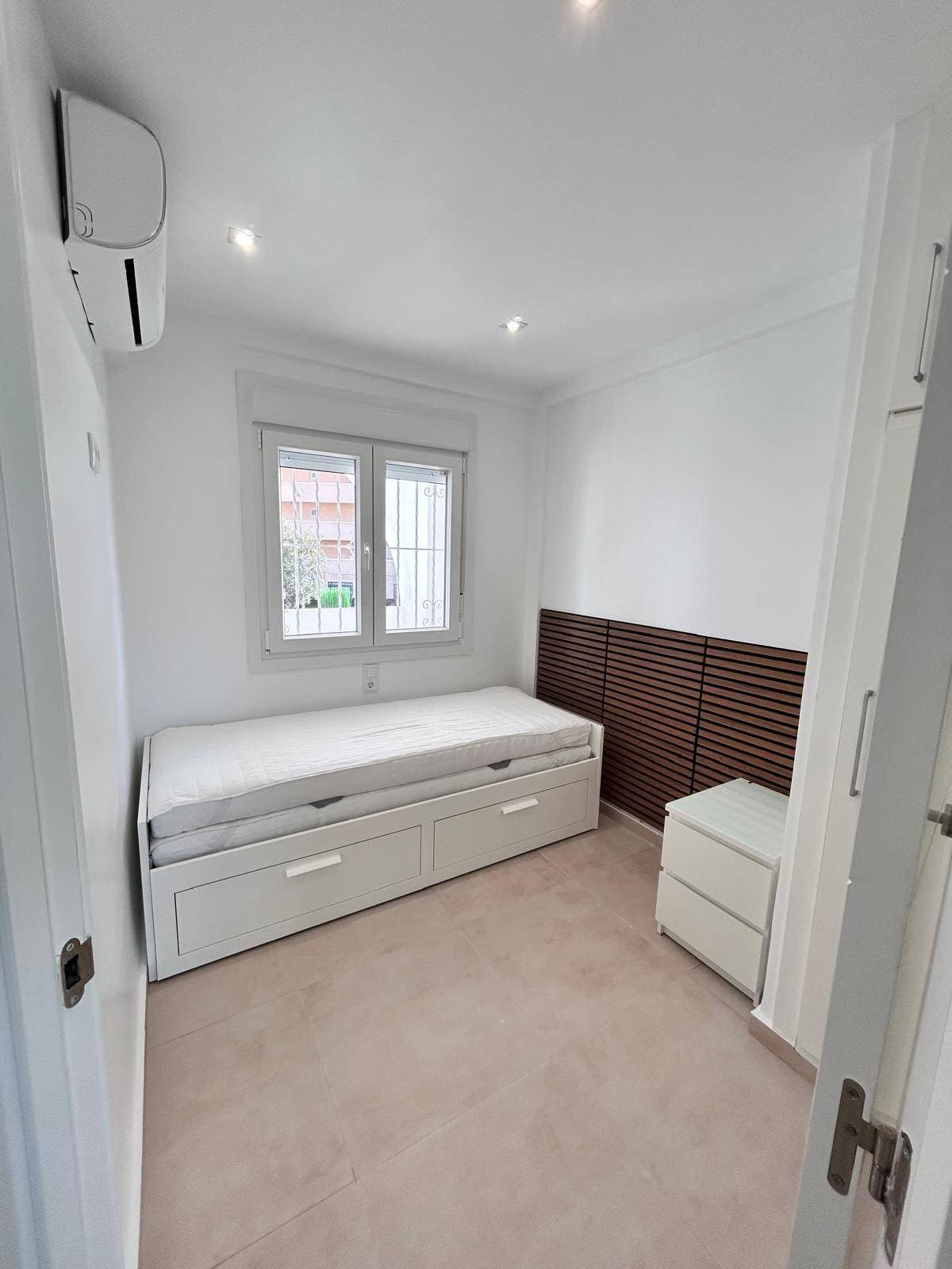 2 bed Middle Floor Apartment in Orihuela Costa - 17