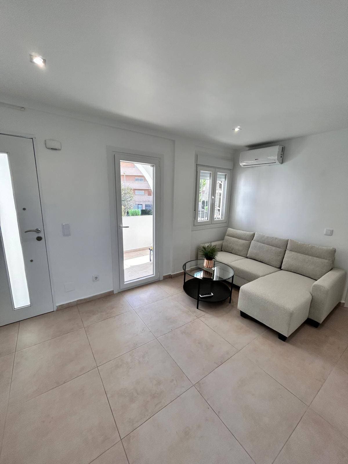 2 bed Middle Floor Apartment in Orihuela Costa - 4
