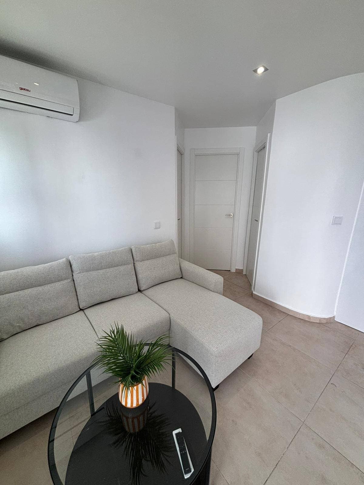 2 bed Middle Floor Apartment in Orihuela Costa - 5