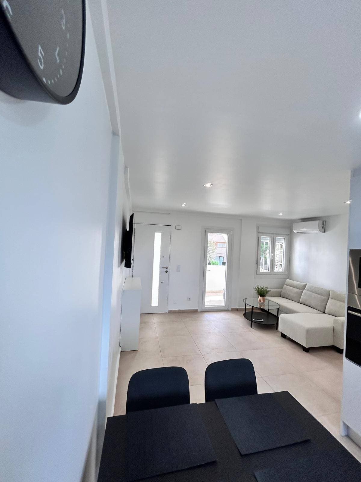 2 bed Middle Floor Apartment in Orihuela Costa - 9