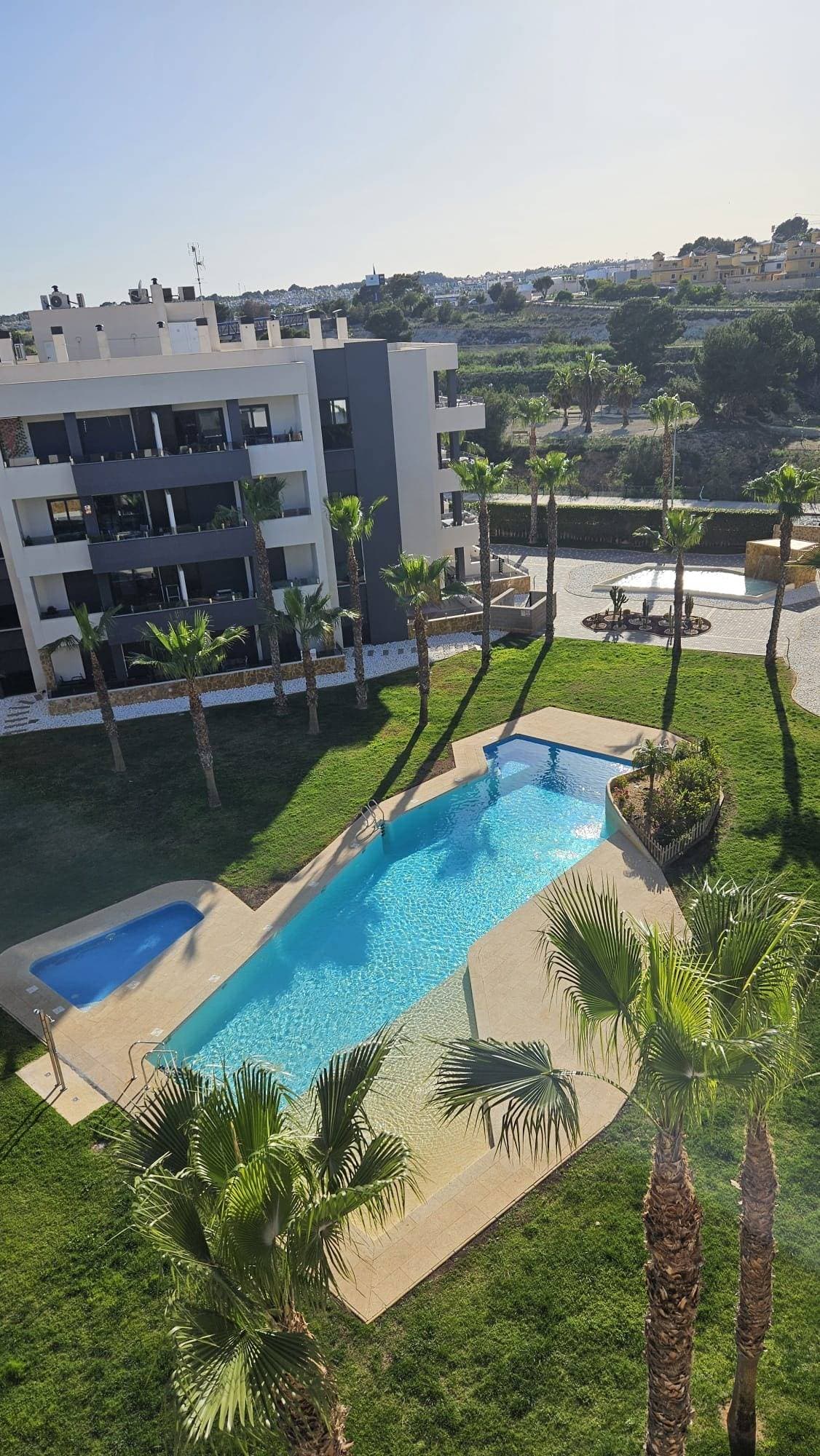 2 bed Middle Floor Apartment in Orihuela Costa - 11