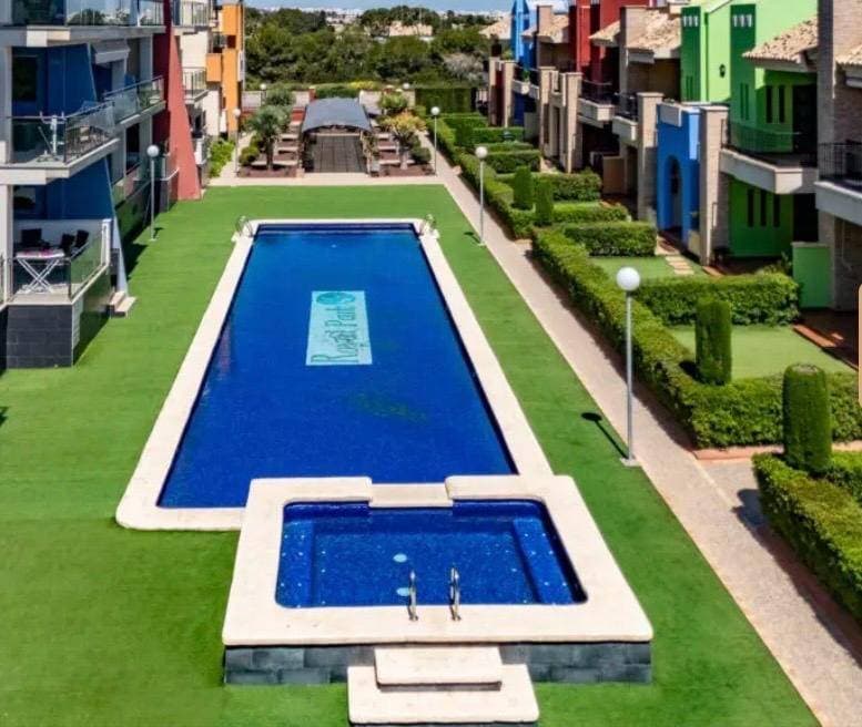2 bed Middle Floor Apartment in Orihuela Costa - 3