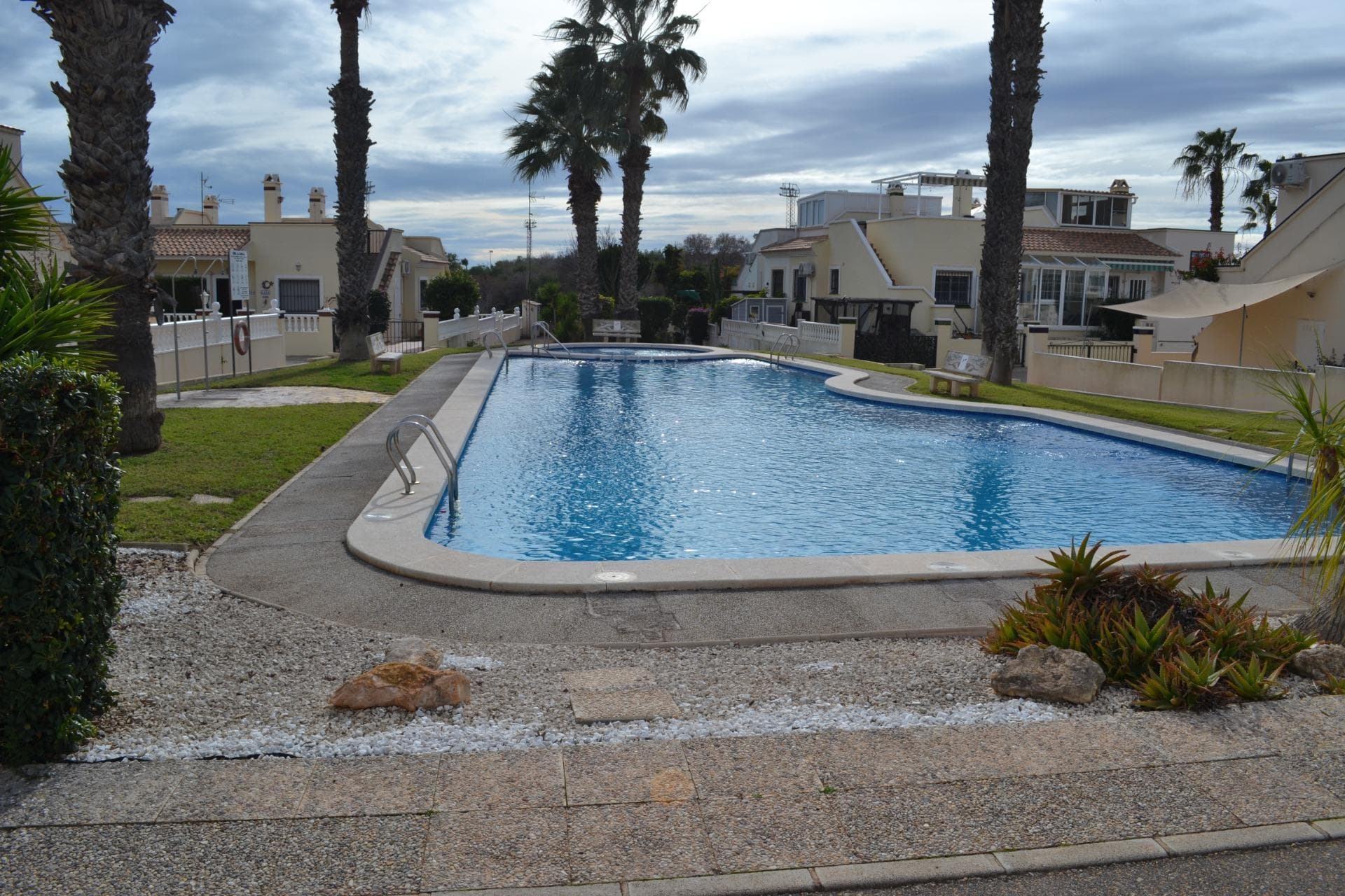 Semi-Vrijstaande Villa met 3 slaapkamers in Orihuela Costa - 43