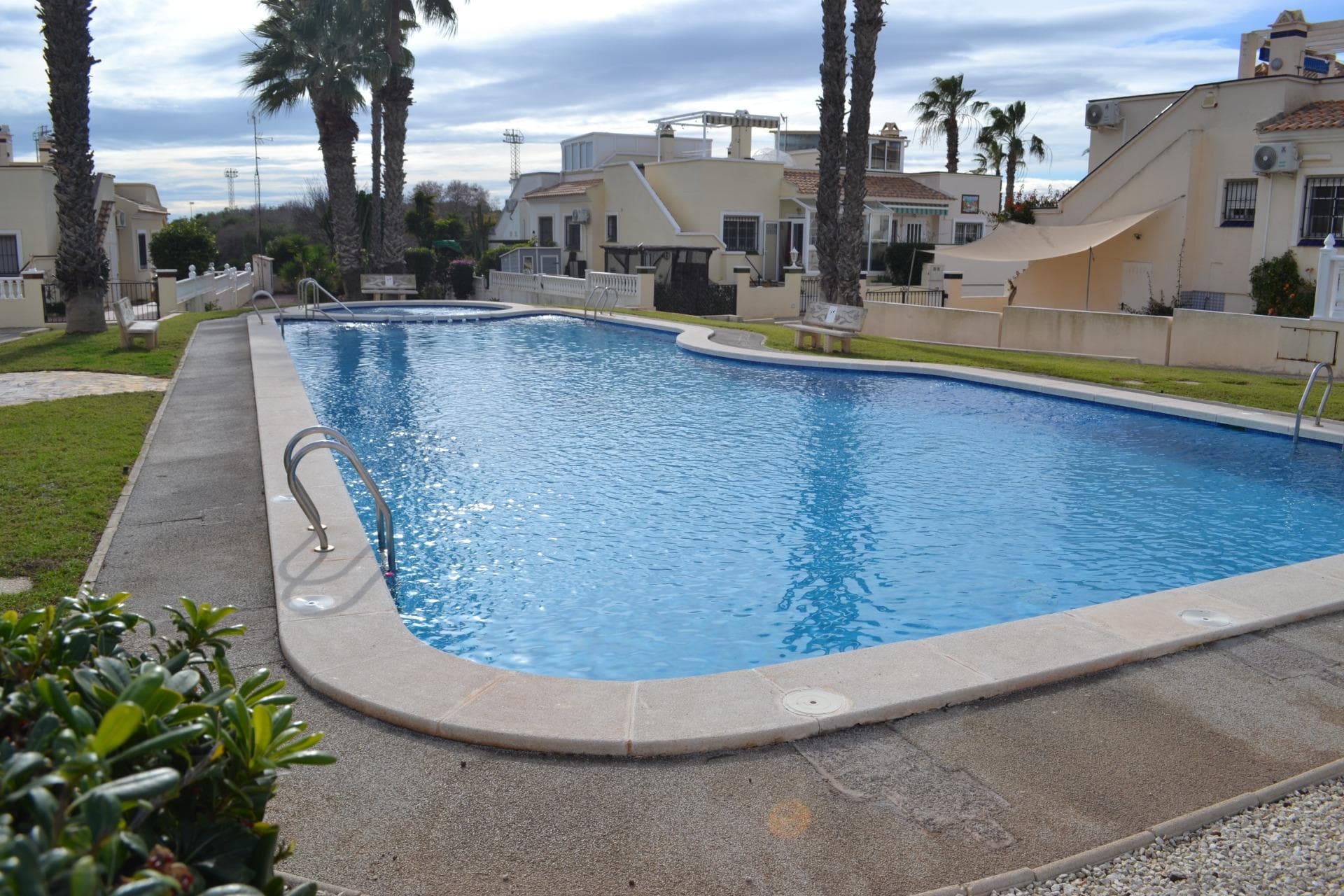 Semi-Vrijstaande Villa met 3 slaapkamers in Orihuela Costa - 44