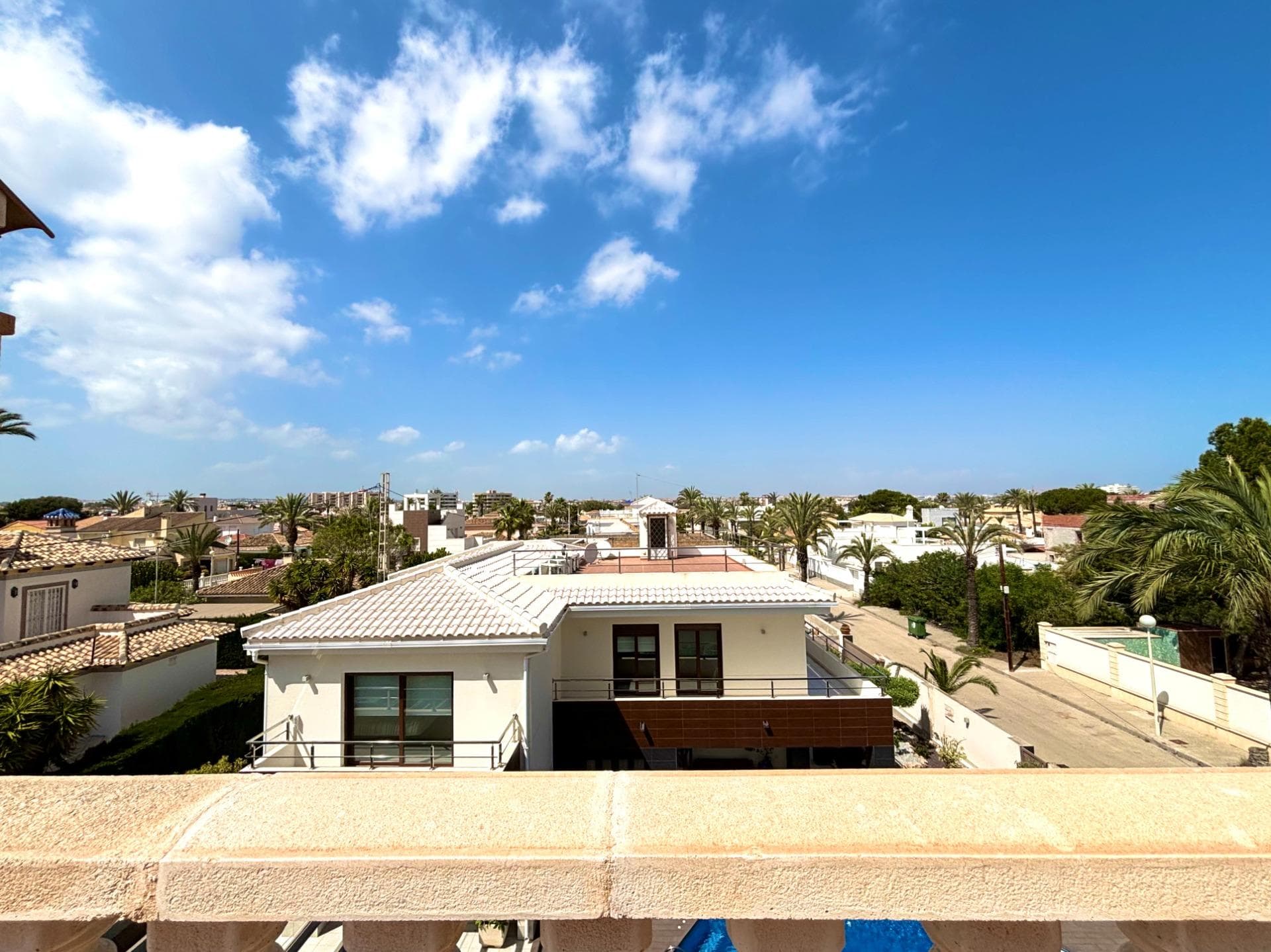 Vrijstaande Villa met 4 slaapkamers in Cabo Roig - 22