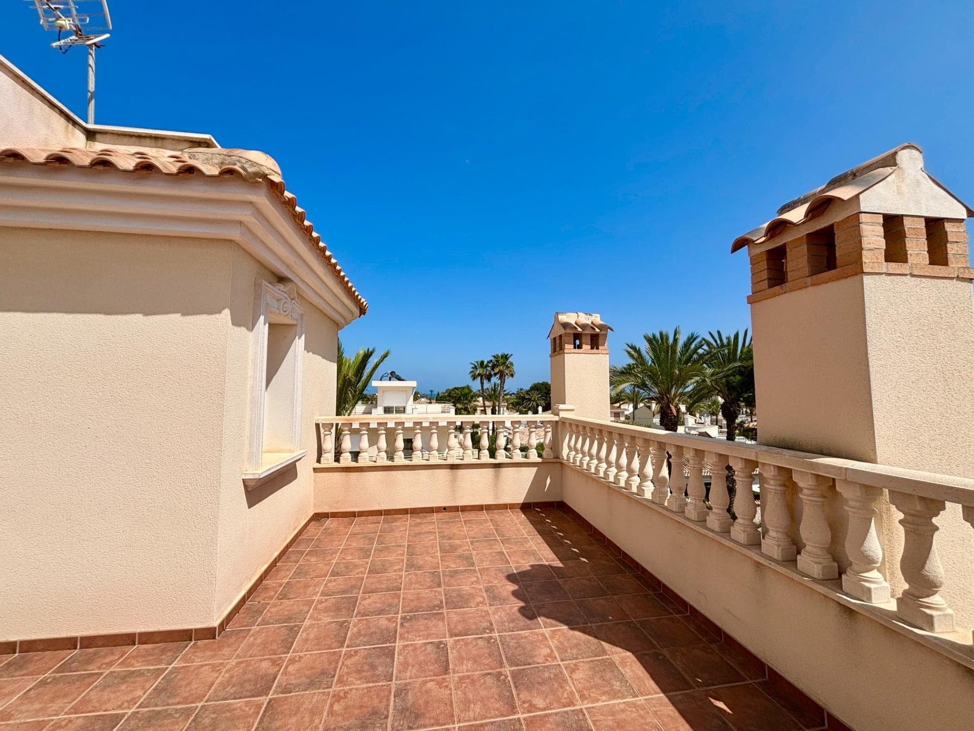 Vrijstaande Villa met 4 slaapkamers in Cabo Roig - 24