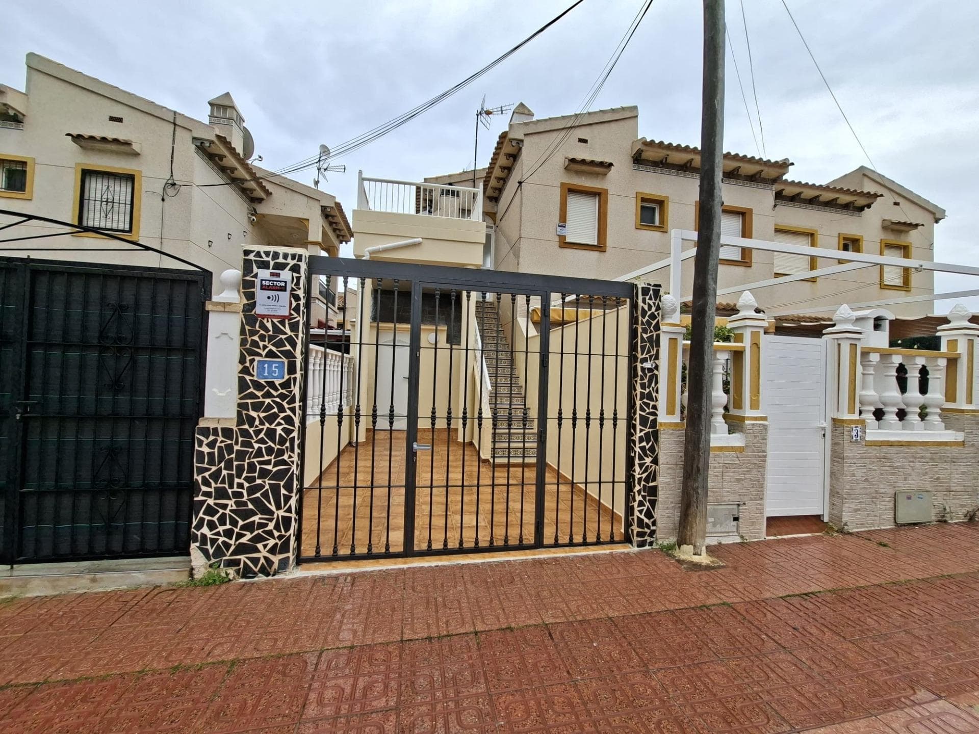 Bungalow de 2 dormitorios en Orihuela Costa - 1