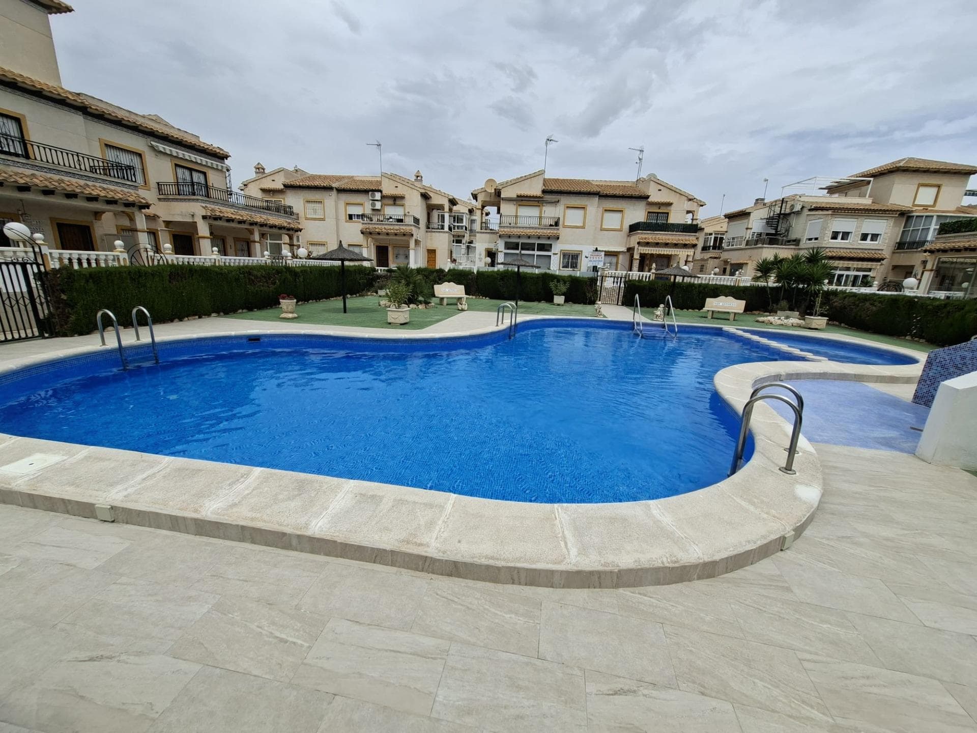 Bungalow de 2 dormitorios en Orihuela Costa - 26