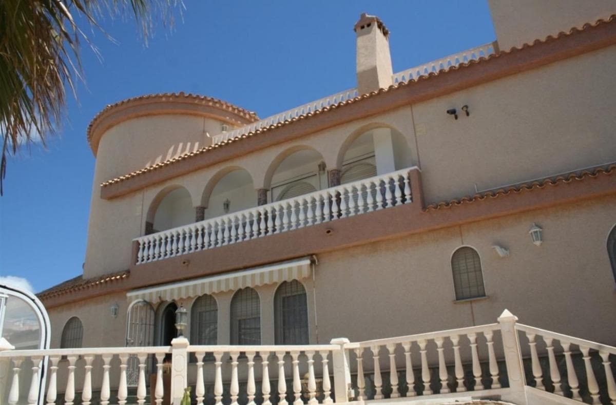 4 bed Detached Villa in La Manga Del Mar Menor