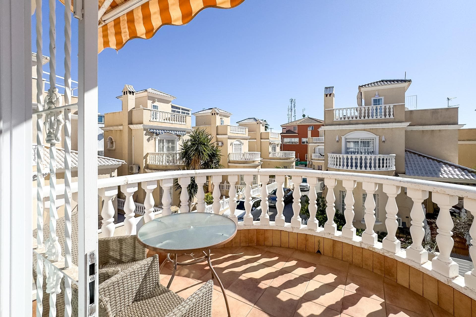 Villa - Chalet de 4 dormitorios en Orihuela Costa - 32