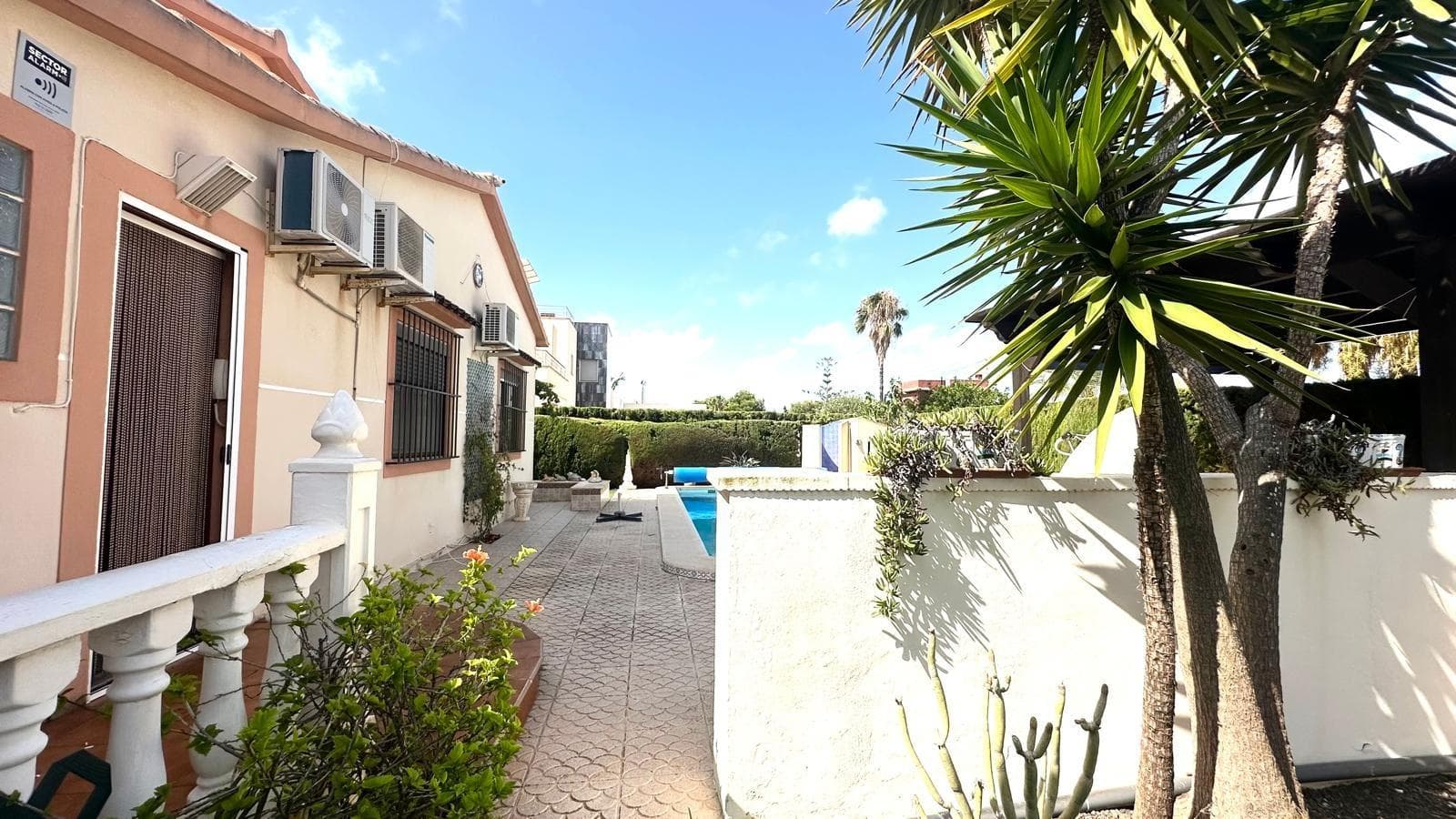 Villa - Chalet de 3 dormitorios en Cabo Roig - 25