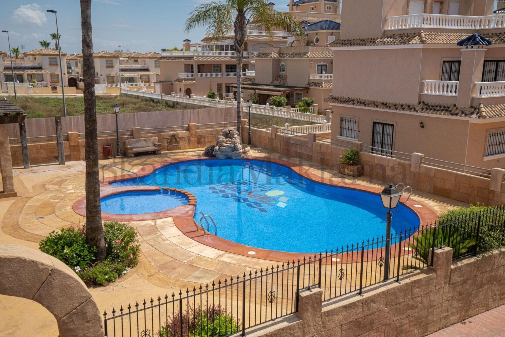 Adosada de 2 dormitorios en Orihuela Costa - 29