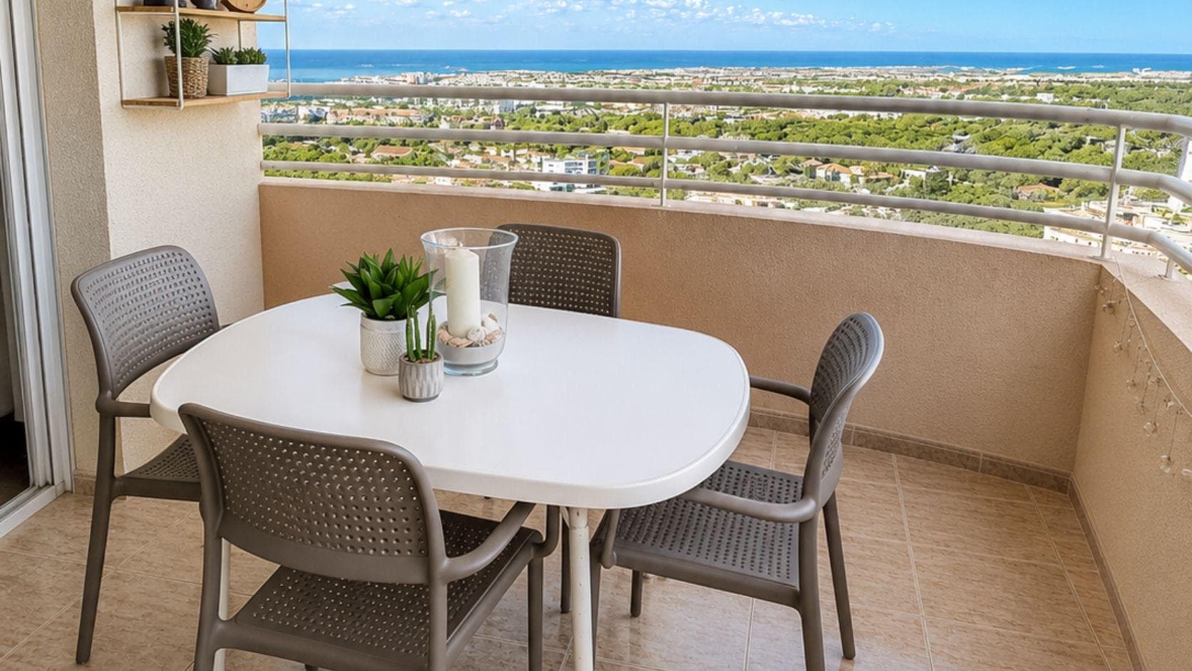 Tussenverdieping Appartement met 2 slaapkamers in Orihuela Costa