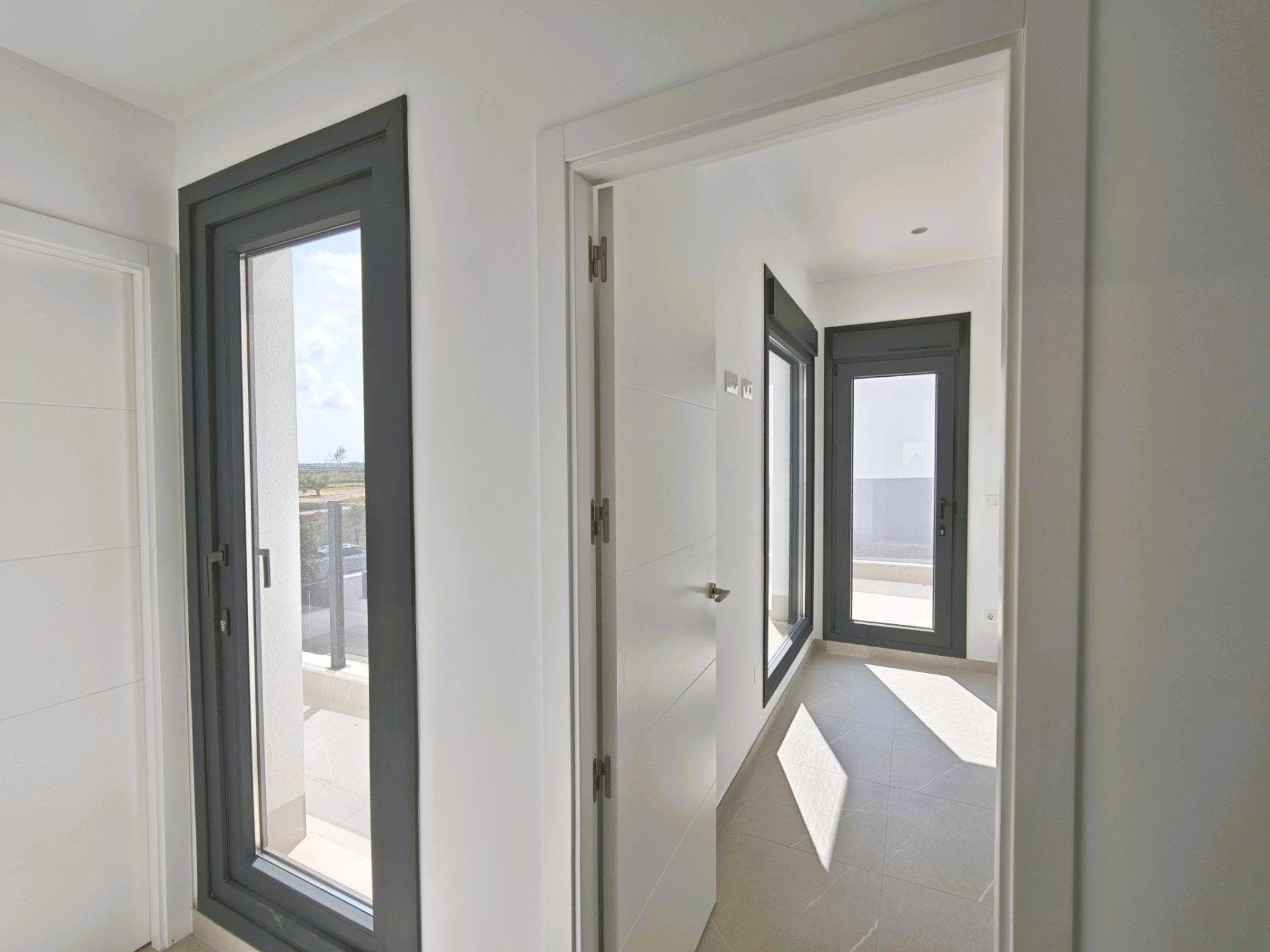 6 bed Detached Villa in Los Alcazares - 28