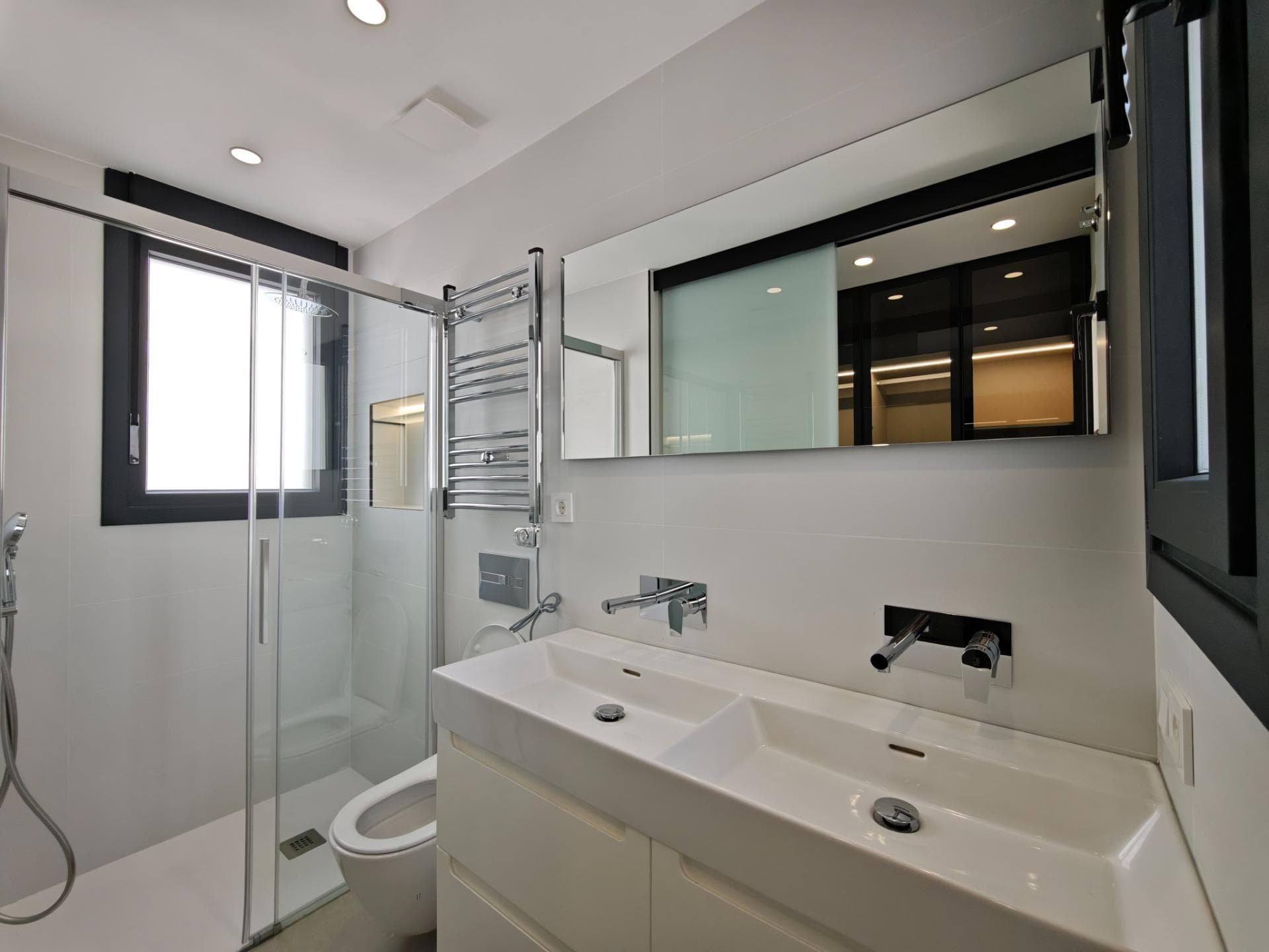 6 bed Detached Villa in Los Alcazares - 38