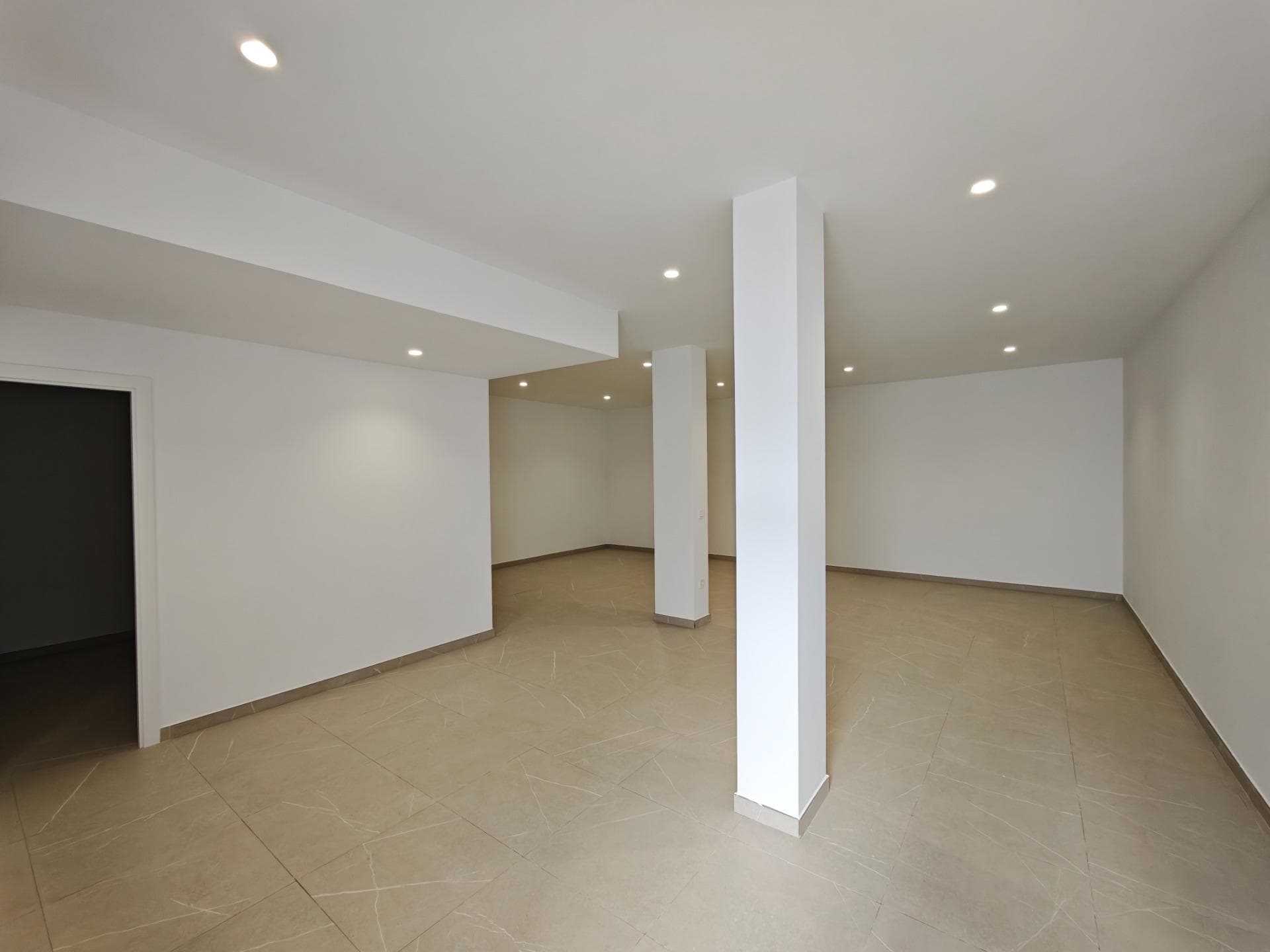 6 bed Detached Villa in Los Alcazares - 47