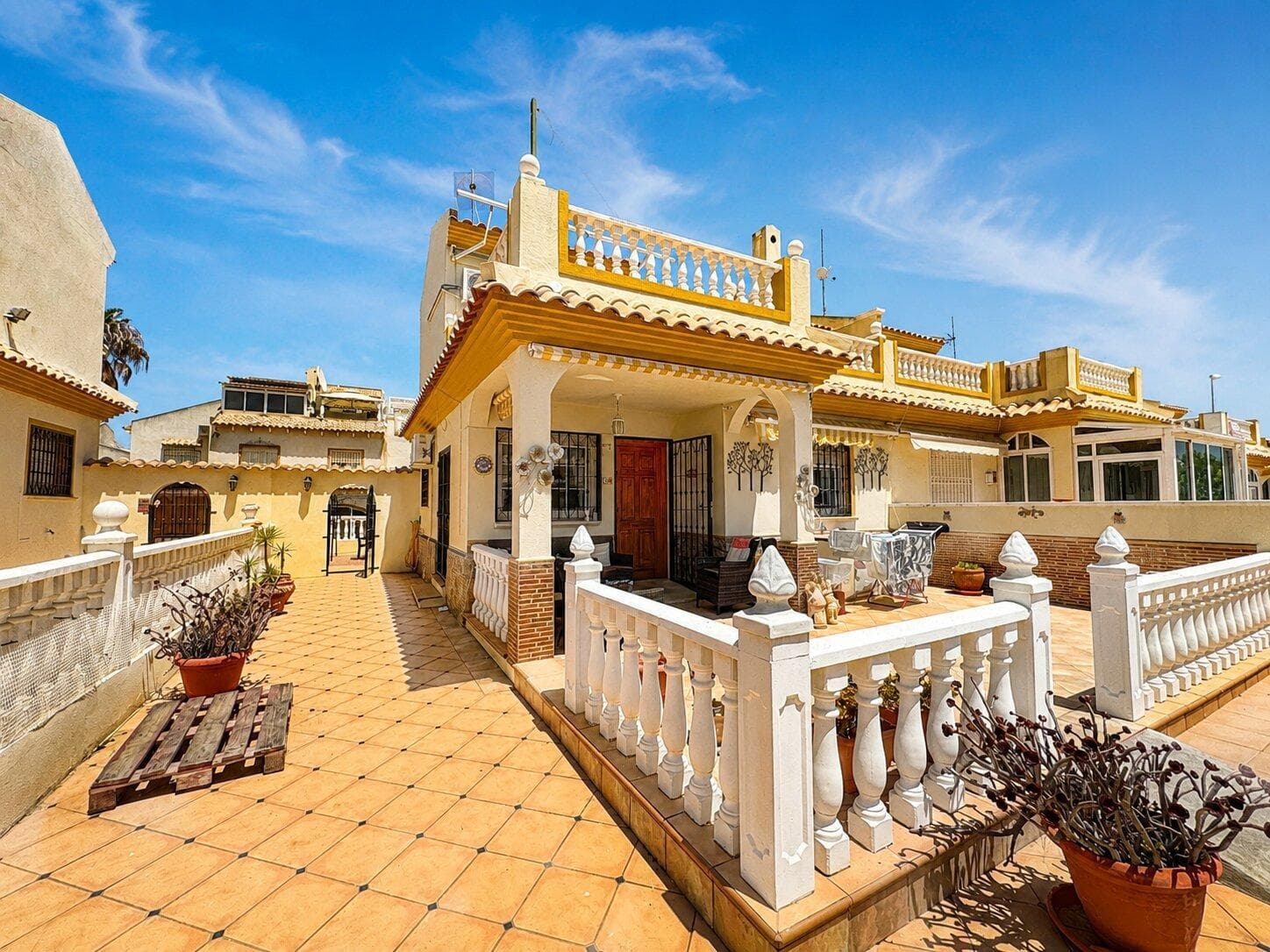 Semi-Vrijstaande Villa met 3 slaapkamers in Orihuela Costa - 1