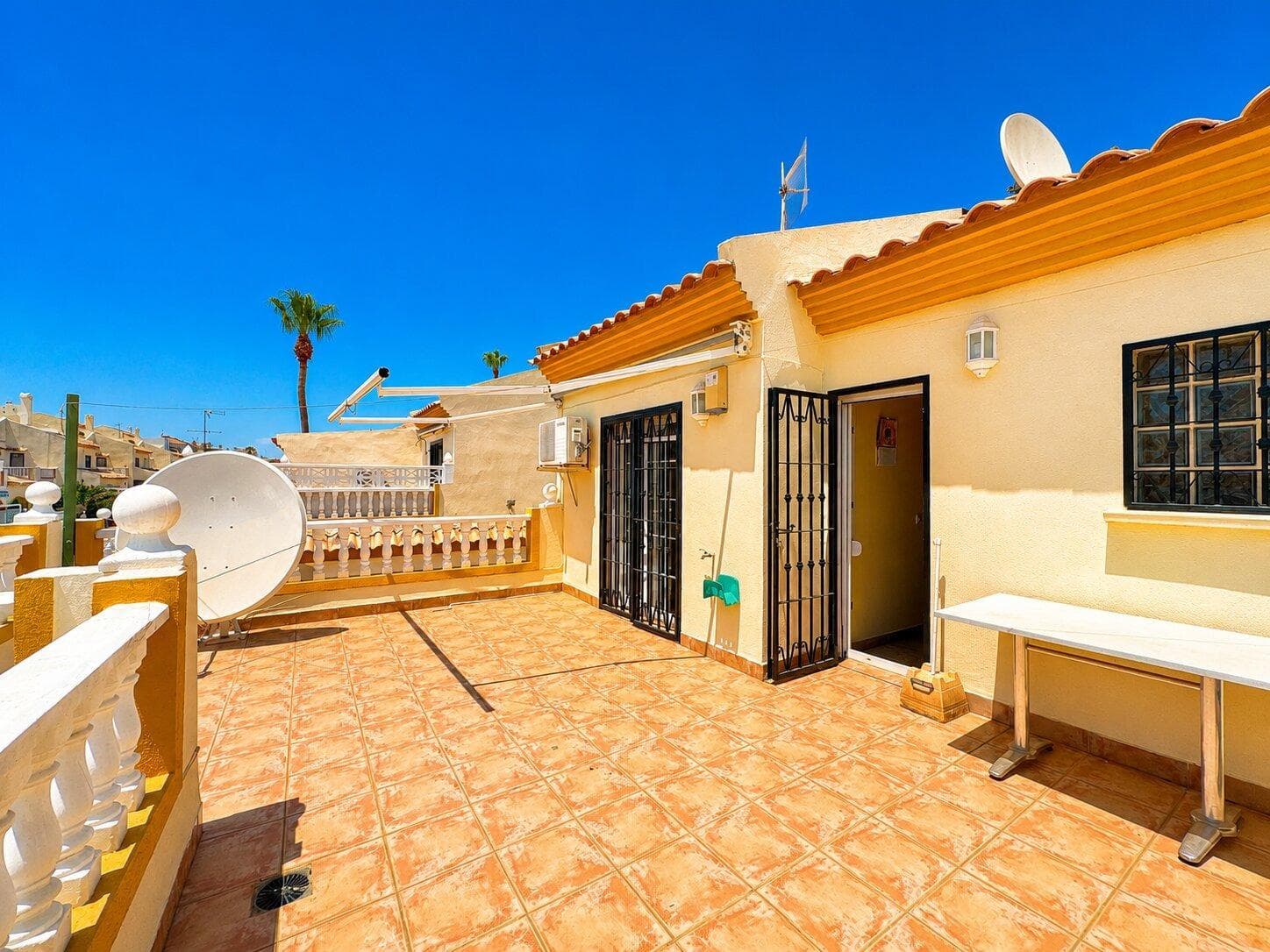 Semi-Vrijstaande Villa met 3 slaapkamers in Orihuela Costa - 17