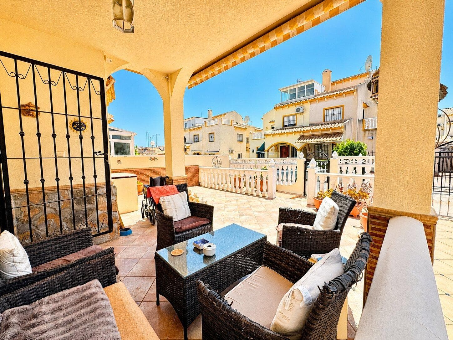 Semi-Vrijstaande Villa met 3 slaapkamers in Orihuela Costa - 2