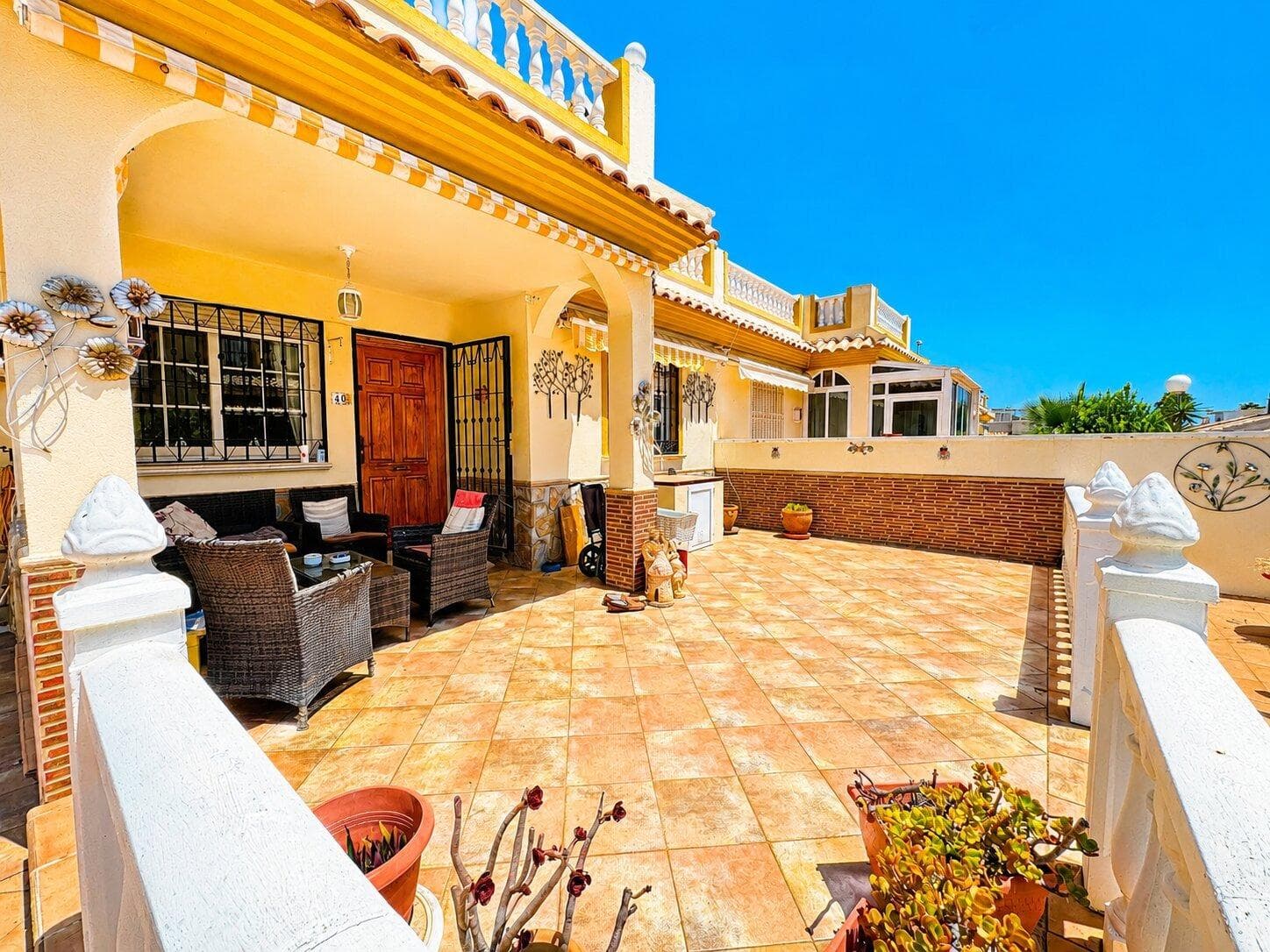 Semi-Vrijstaande Villa met 3 slaapkamers in Orihuela Costa - 24