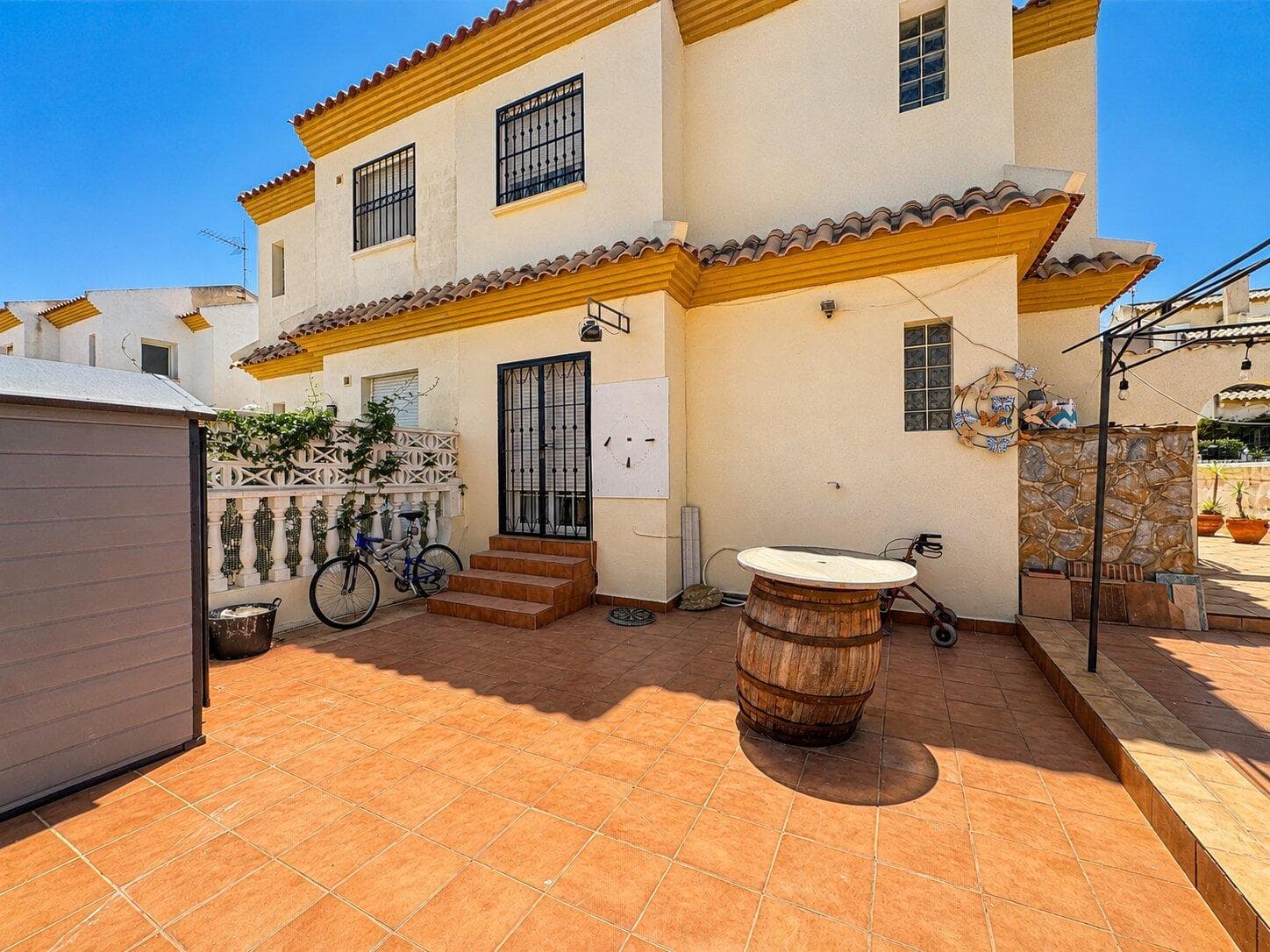 Semi-Vrijstaande Villa met 3 slaapkamers in Orihuela Costa - 27