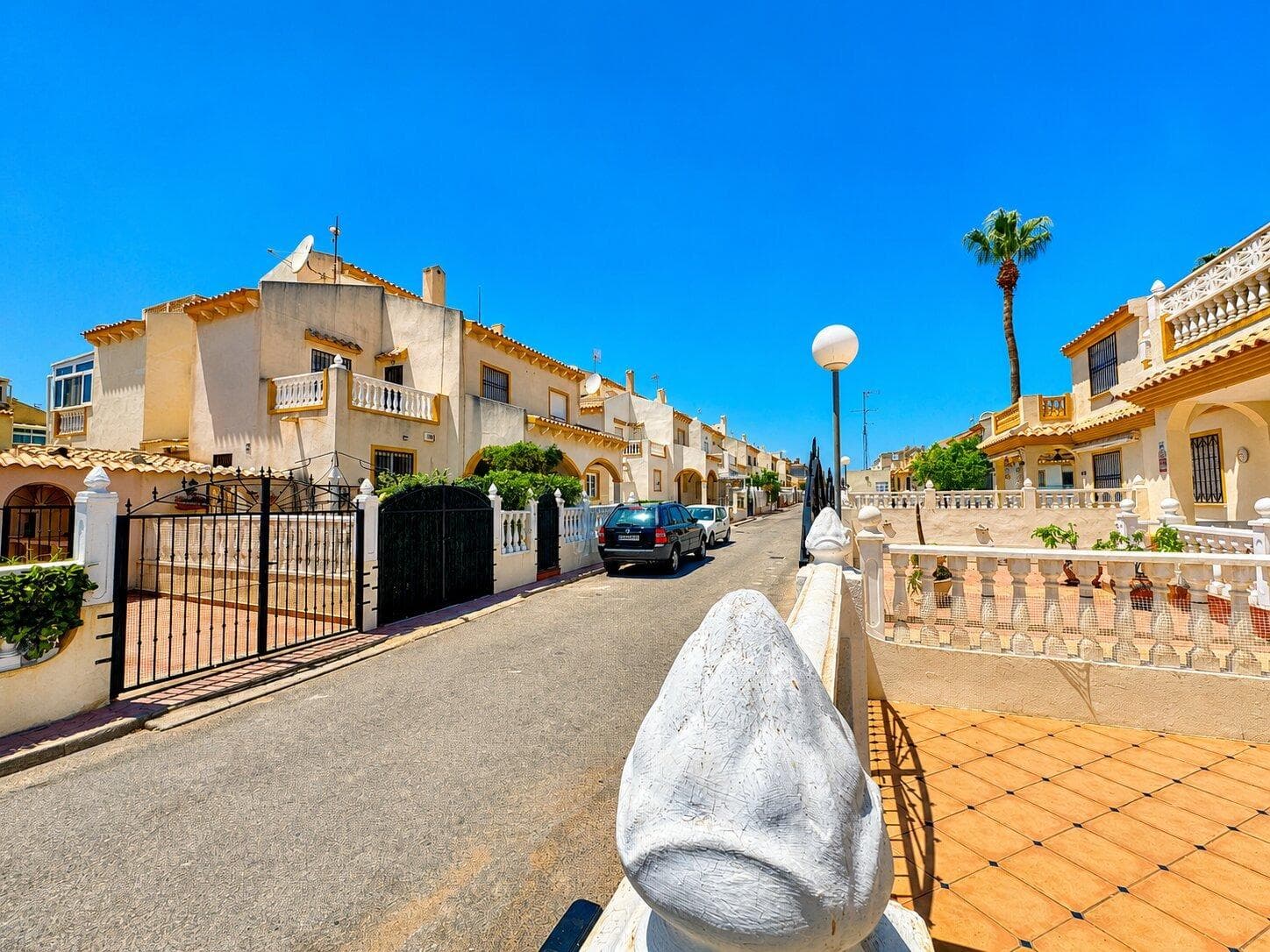 Semi-Vrijstaande Villa met 3 slaapkamers in Orihuela Costa - 5