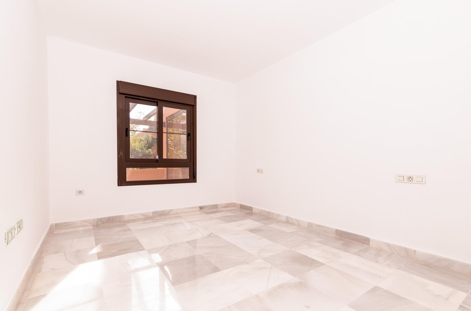 Tussenverdieping Appartement met 4 slaapkamers in Estepona - 11