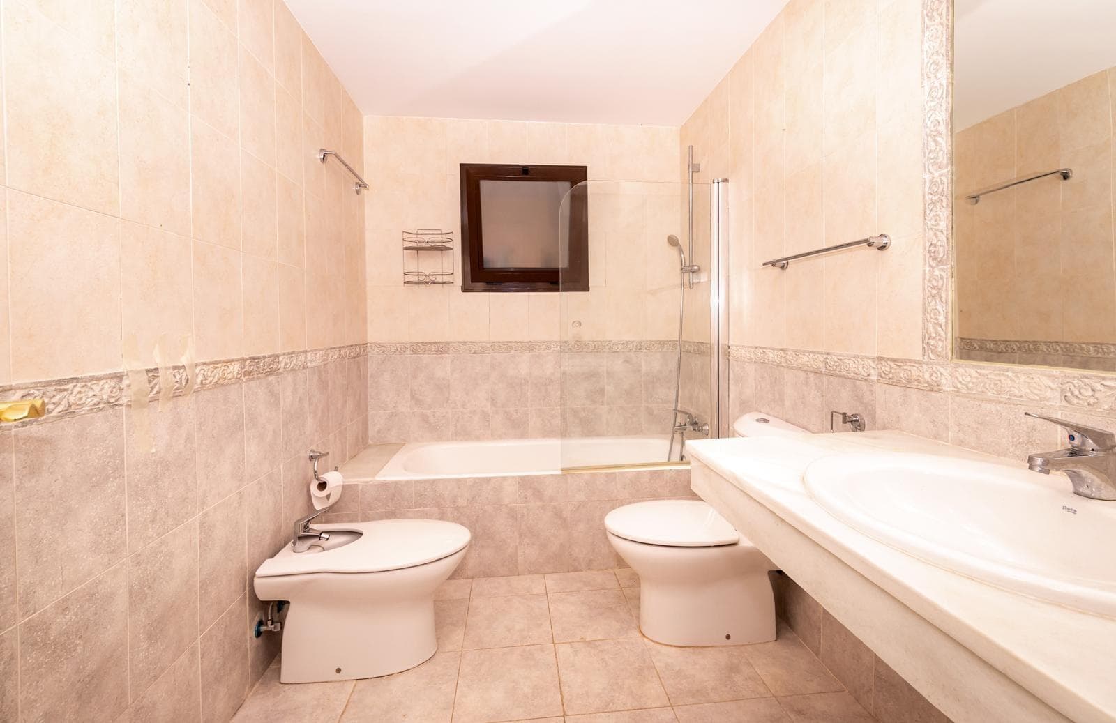 Tussenverdieping Appartement met 4 slaapkamers in Estepona - 13