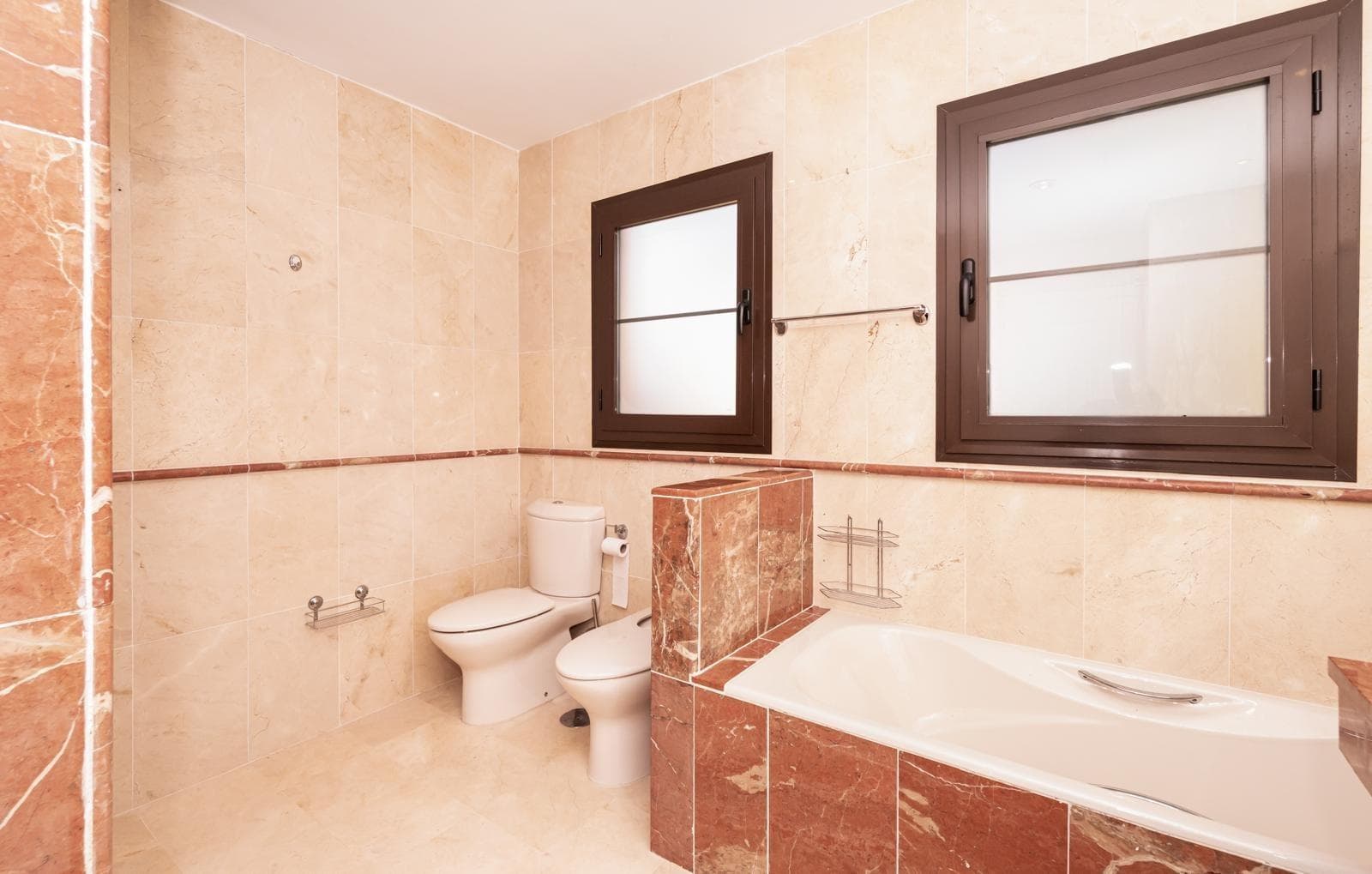 Tussenverdieping Appartement met 4 slaapkamers in Estepona - 16