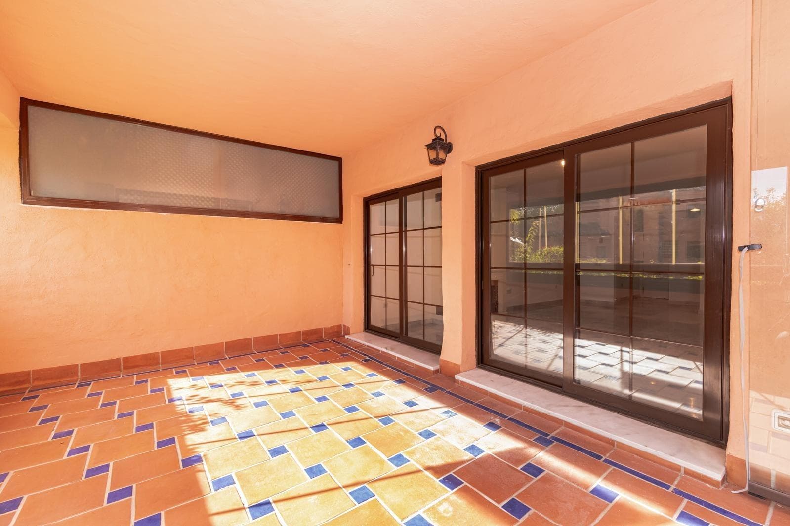 Tussenverdieping Appartement met 4 slaapkamers in Estepona - 18