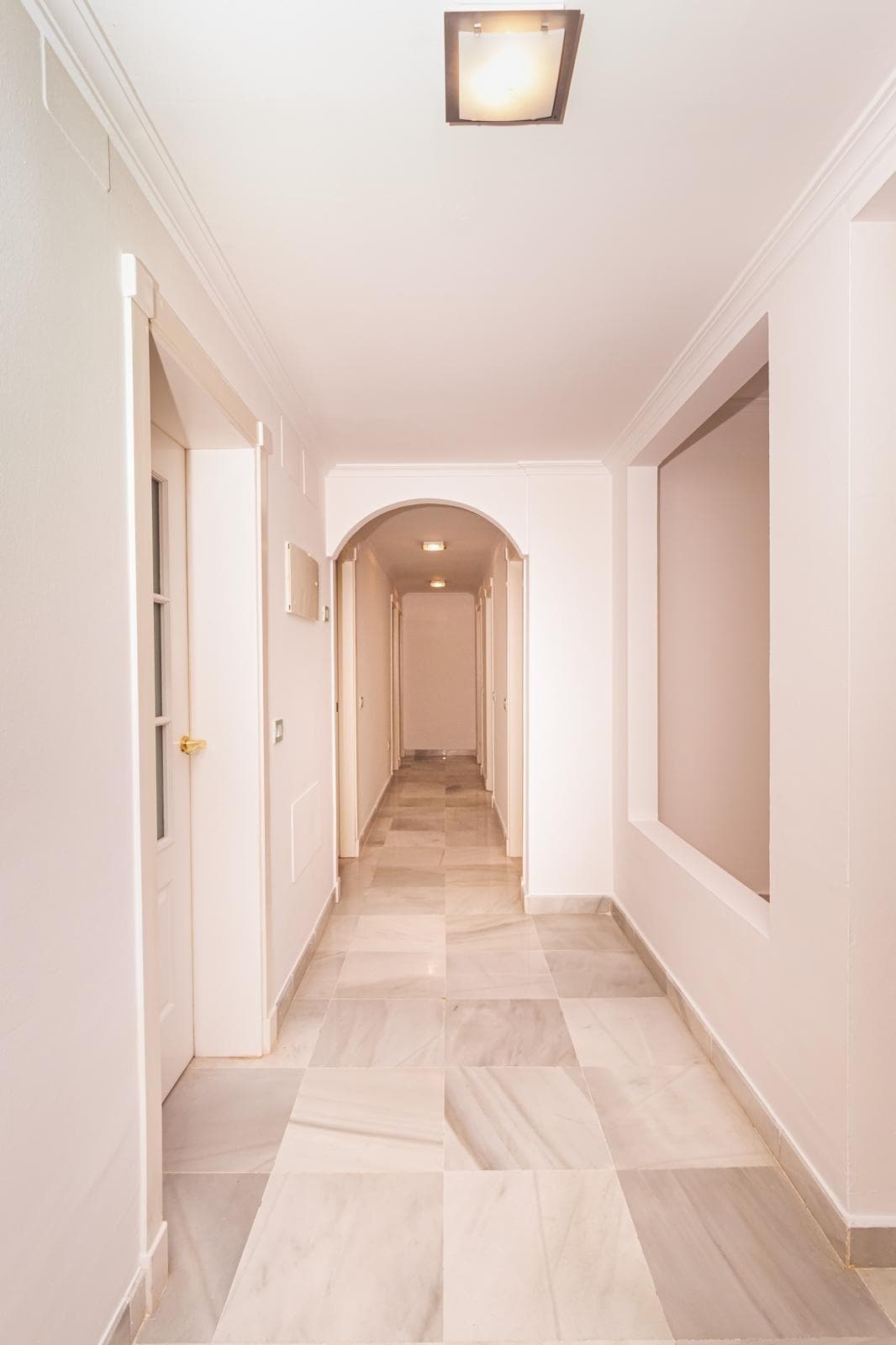 Tussenverdieping Appartement met 4 slaapkamers in Estepona - 9