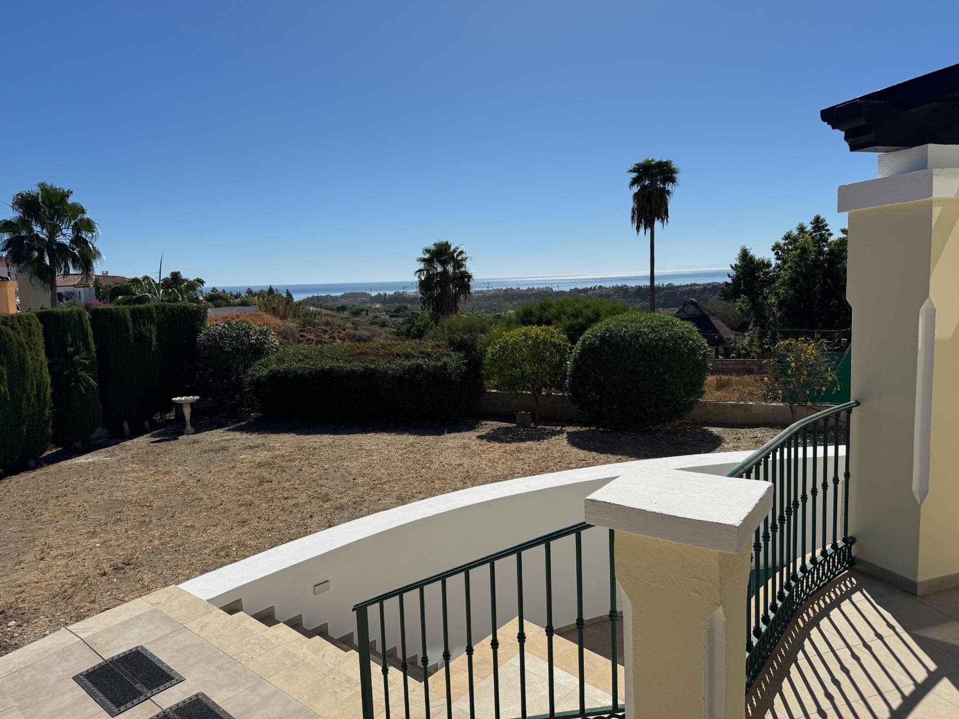 5 bed Detached Villa in Estepona - 3