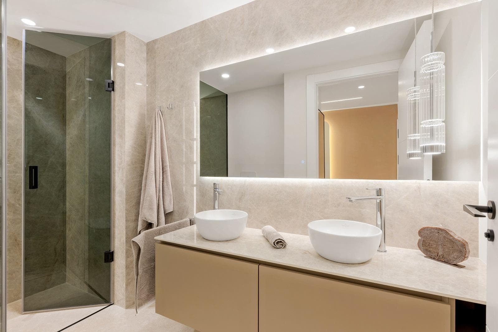 Apartamento Planta Media de 3 dormitorios en Estepona - 17